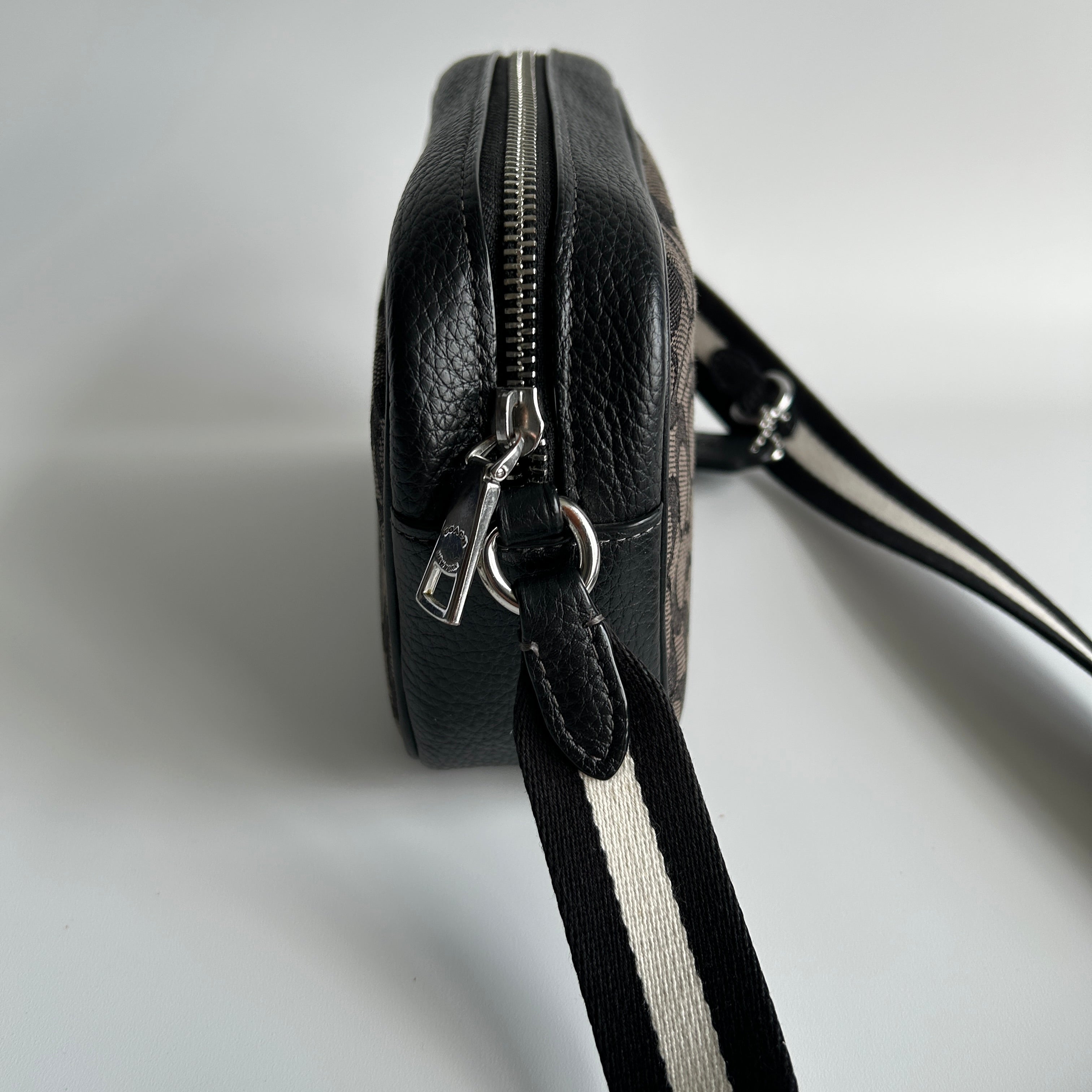 Coach Jamie Camera Bag Charcoal Black Signature Leather Crossbody Excellent