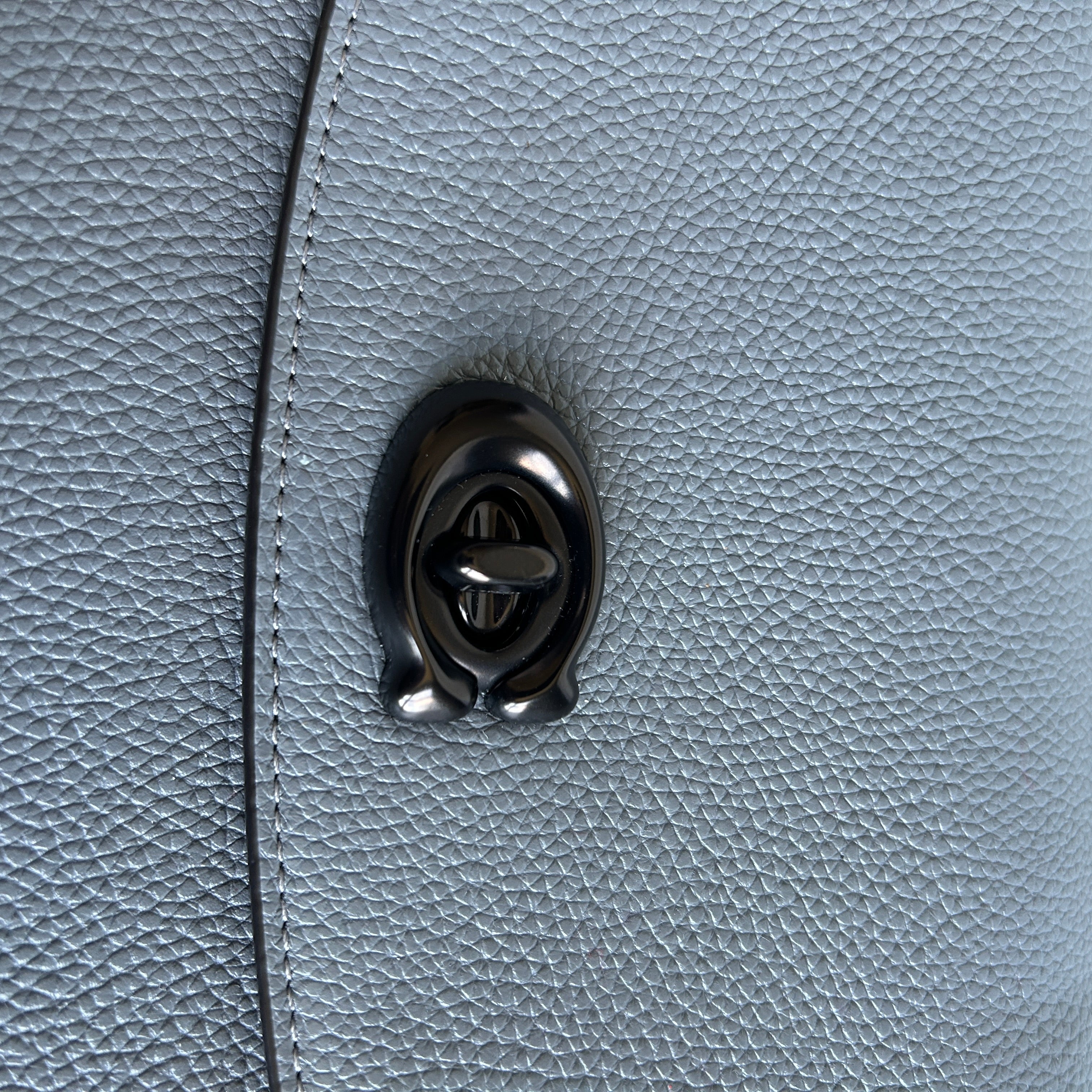 Coach Cassie Crossbody 19 Grey Pebbled Leather Shoulder Bag Good