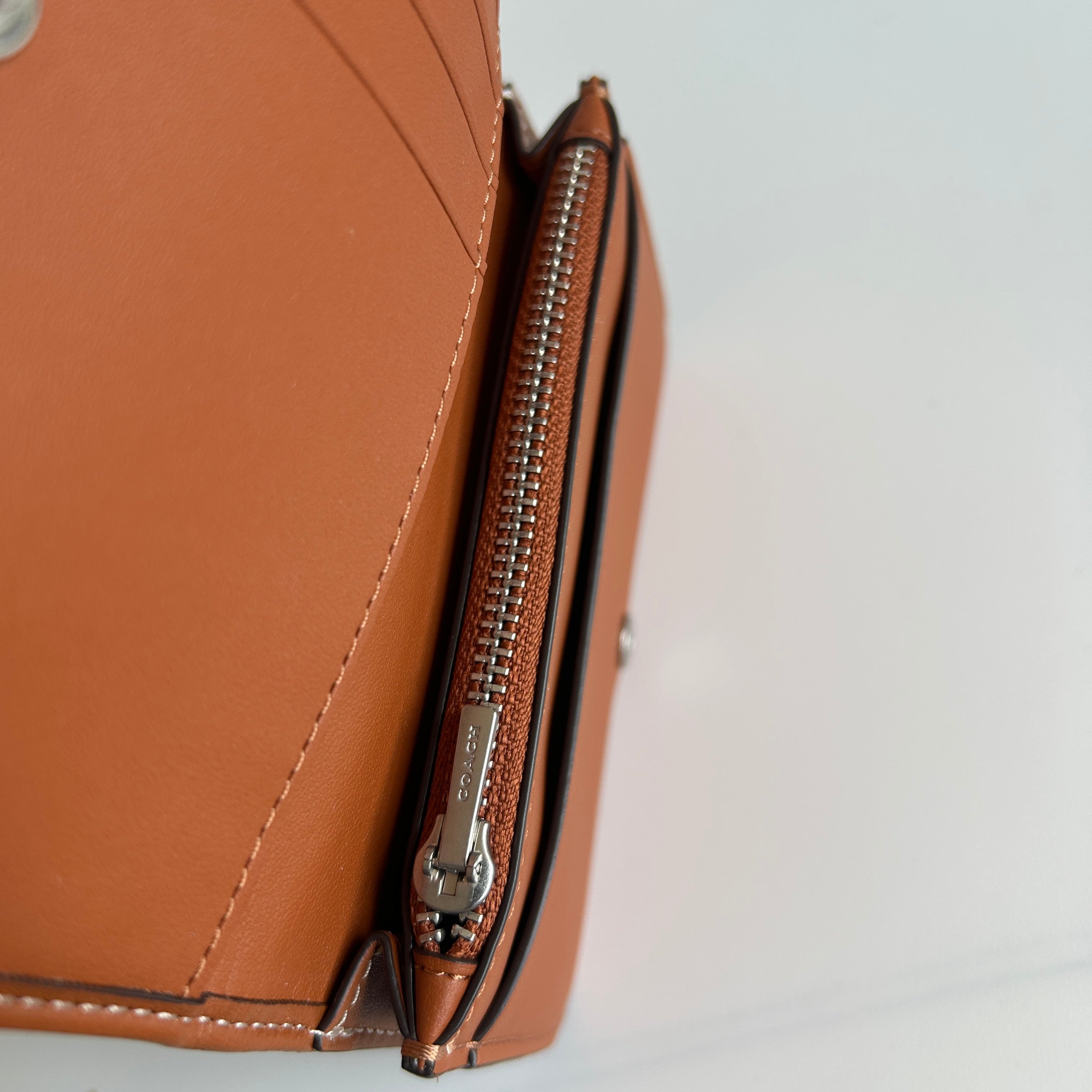Coach Essential Slim Card Case Crystal Signature Canvas C7182 Excellent