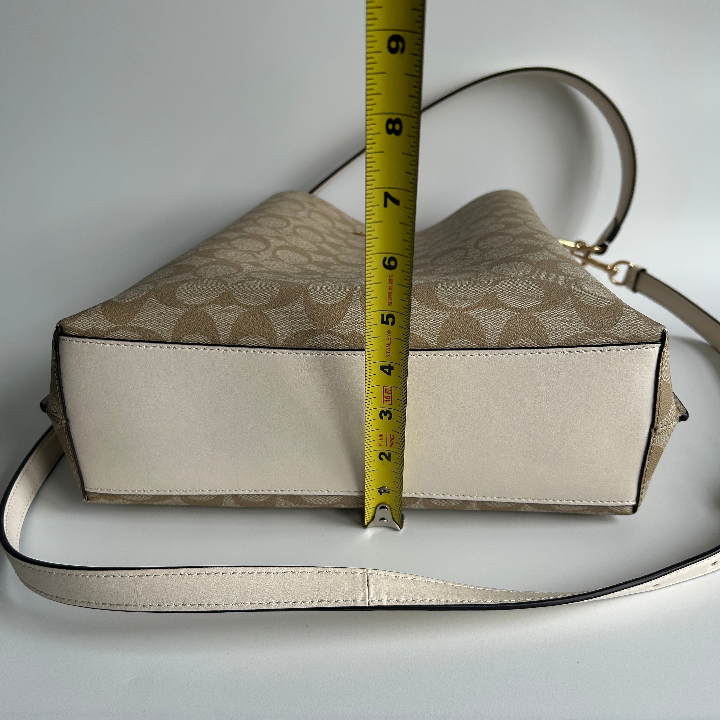 Coach Mollie CA561 Khaki Chalk Canvas Leather Bucket Bag Excellent