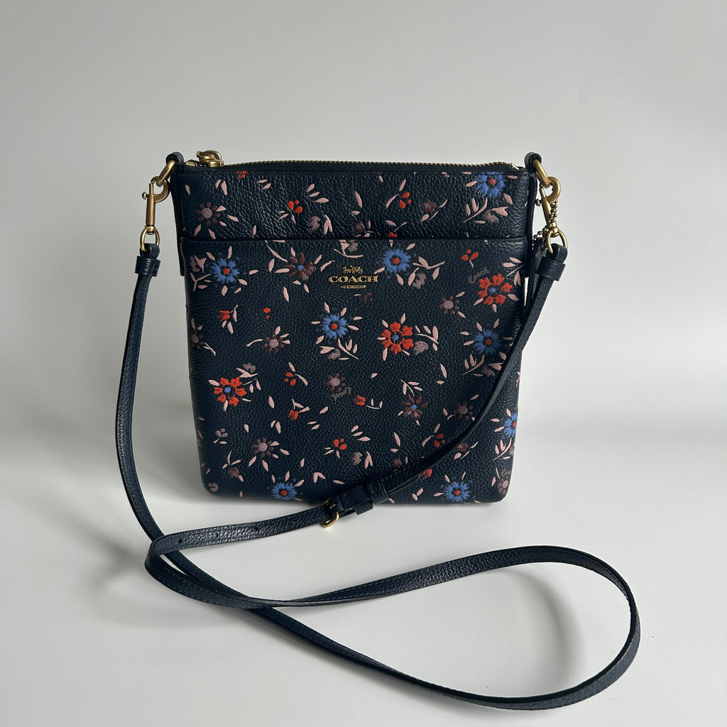 Coach Kitt Messenger Wildflower Navy Pebbled Leather Crossbody Bag Excellent