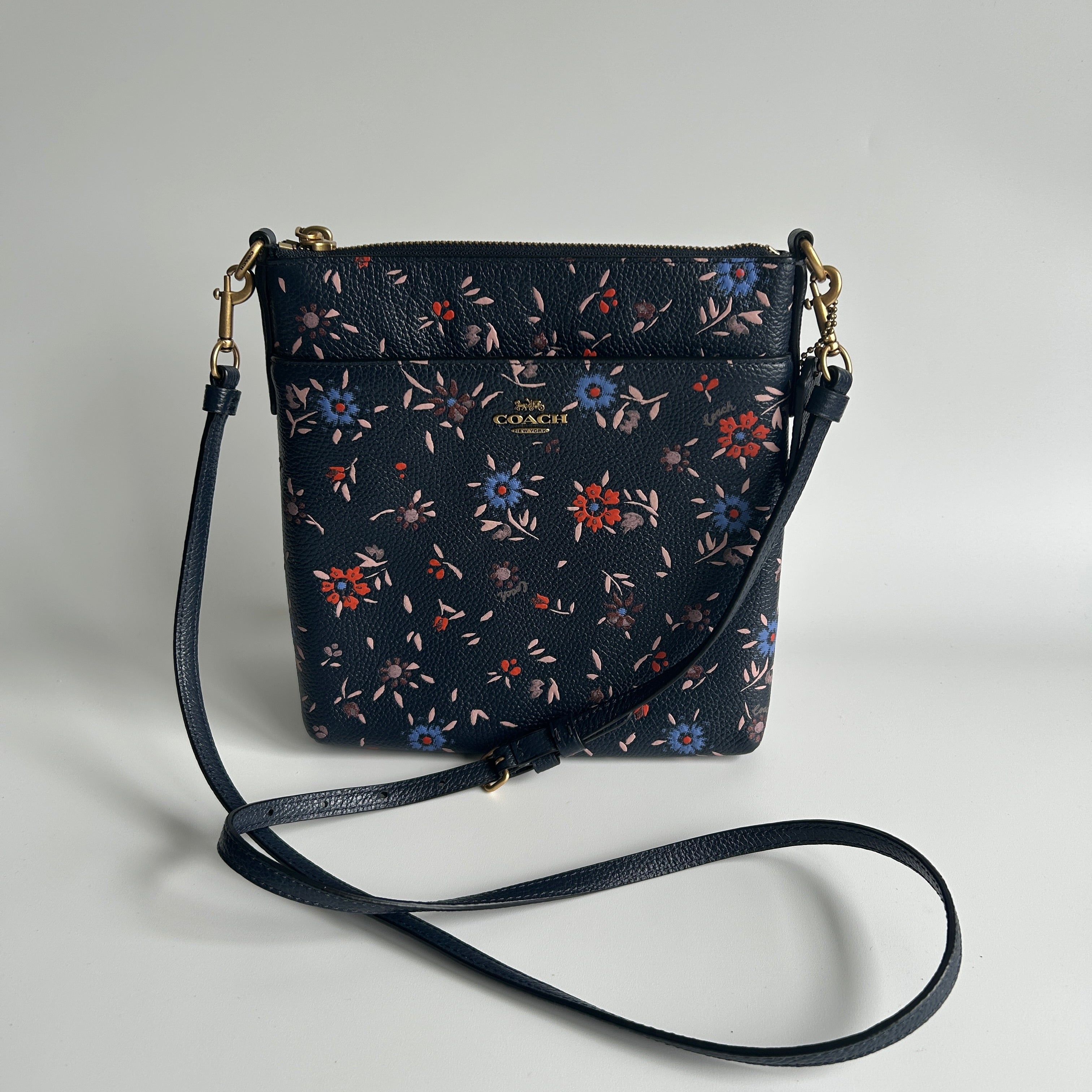 Coach Kitt Messenger Wildflower Navy Pebbled Leather Crossbody Bag Excellent