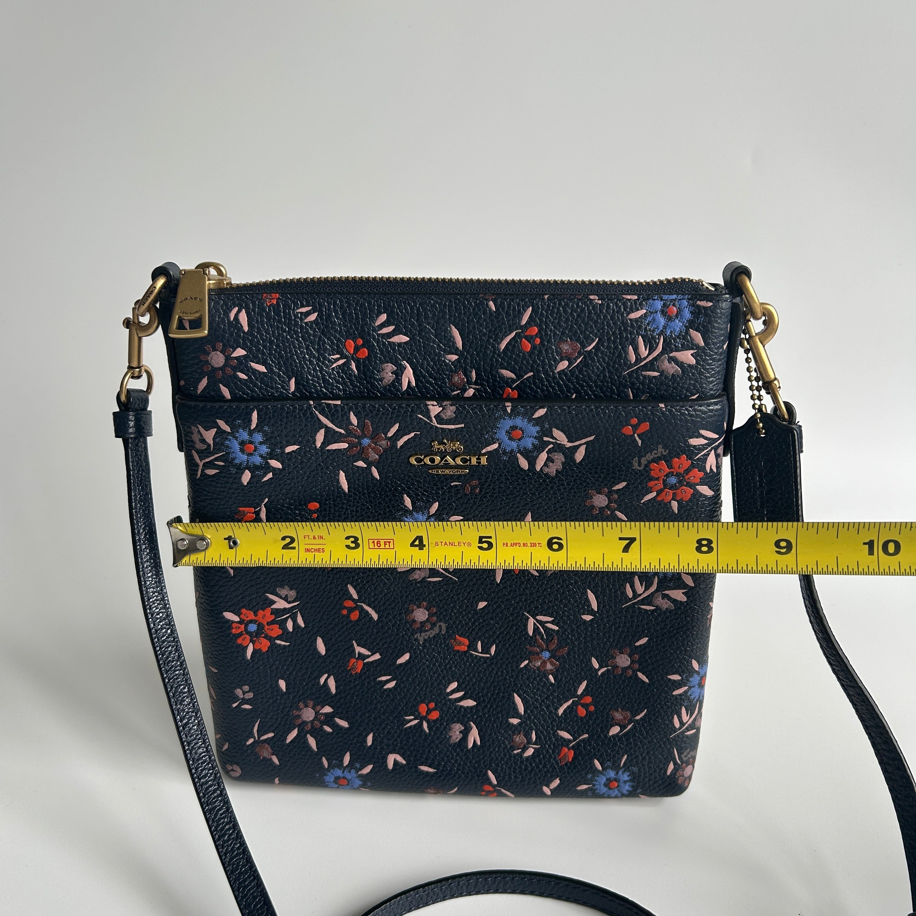 Coach Kitt Messenger Wildflower Navy Pebbled Leather Crossbody Bag Excellent