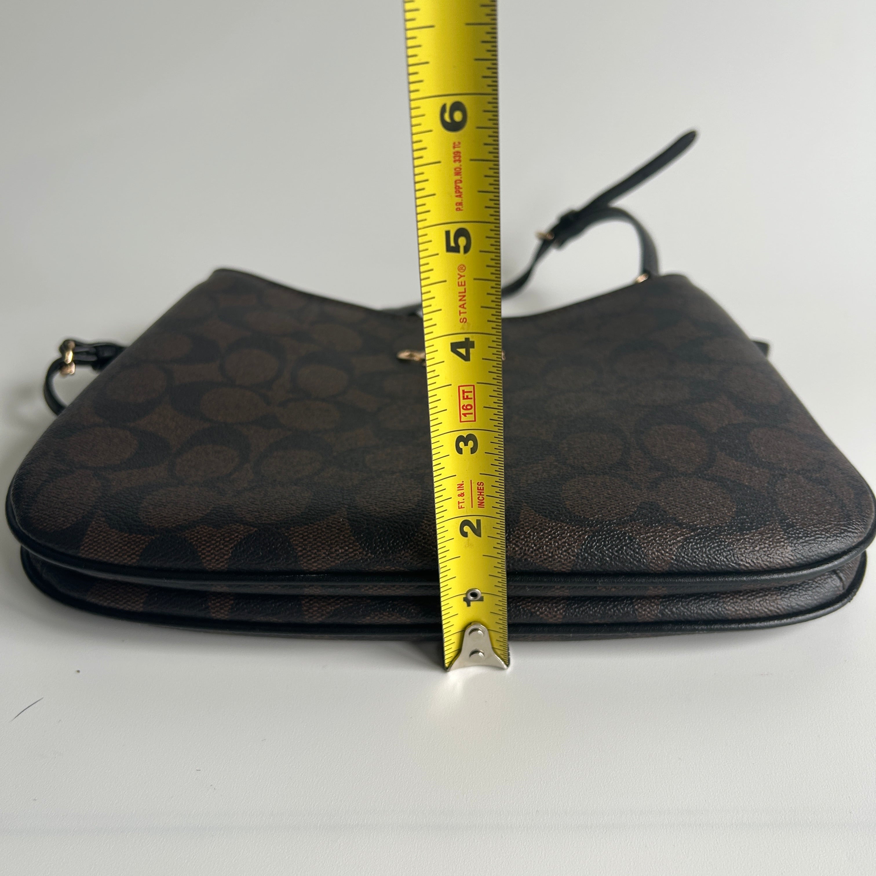 Coach Penelope Brown Signature Canvas Leather Shoulder Bag CO953 Excellent