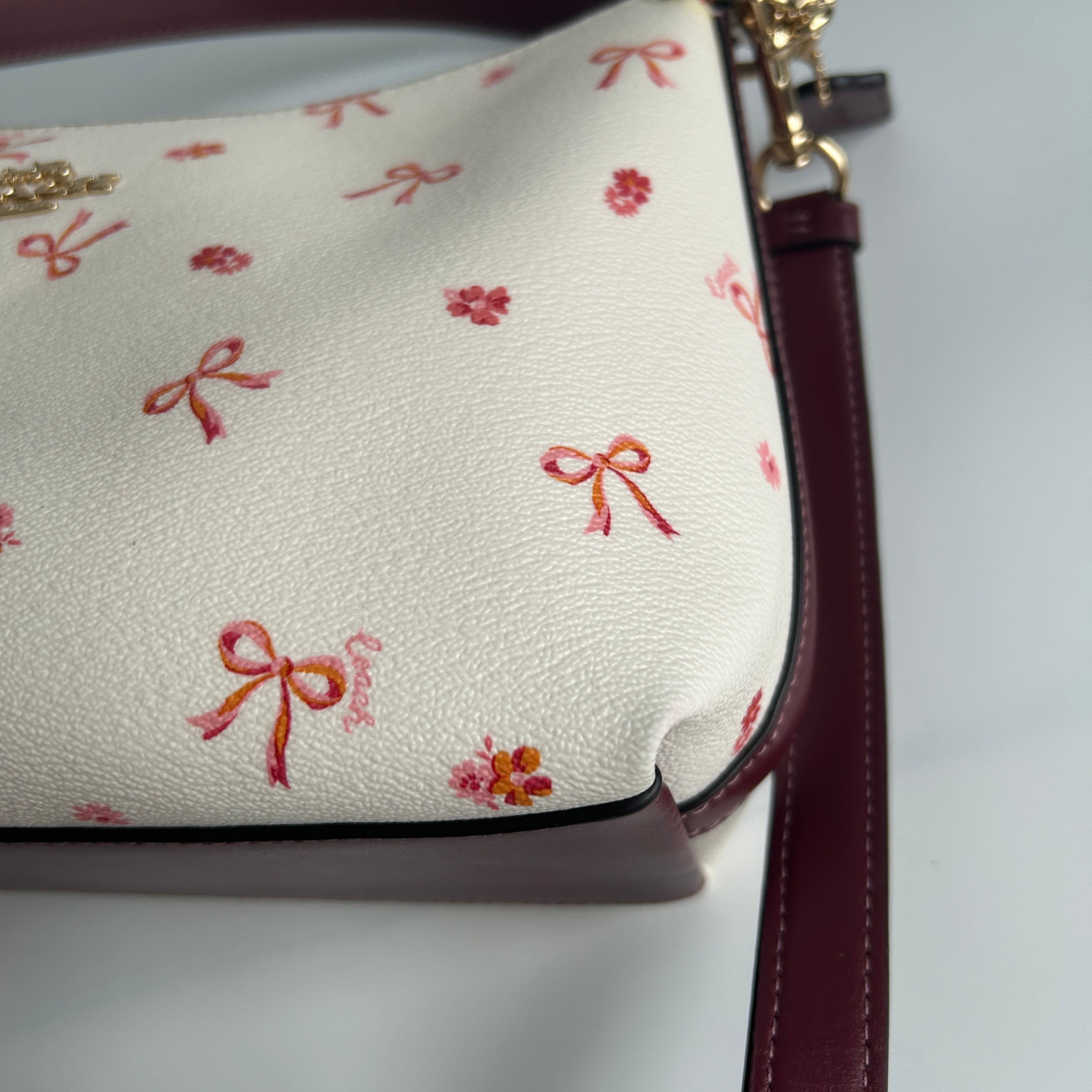 Coach Clara Chalk White Bow Print Pebbled Leather Shoulder Bag CN687 Excellent