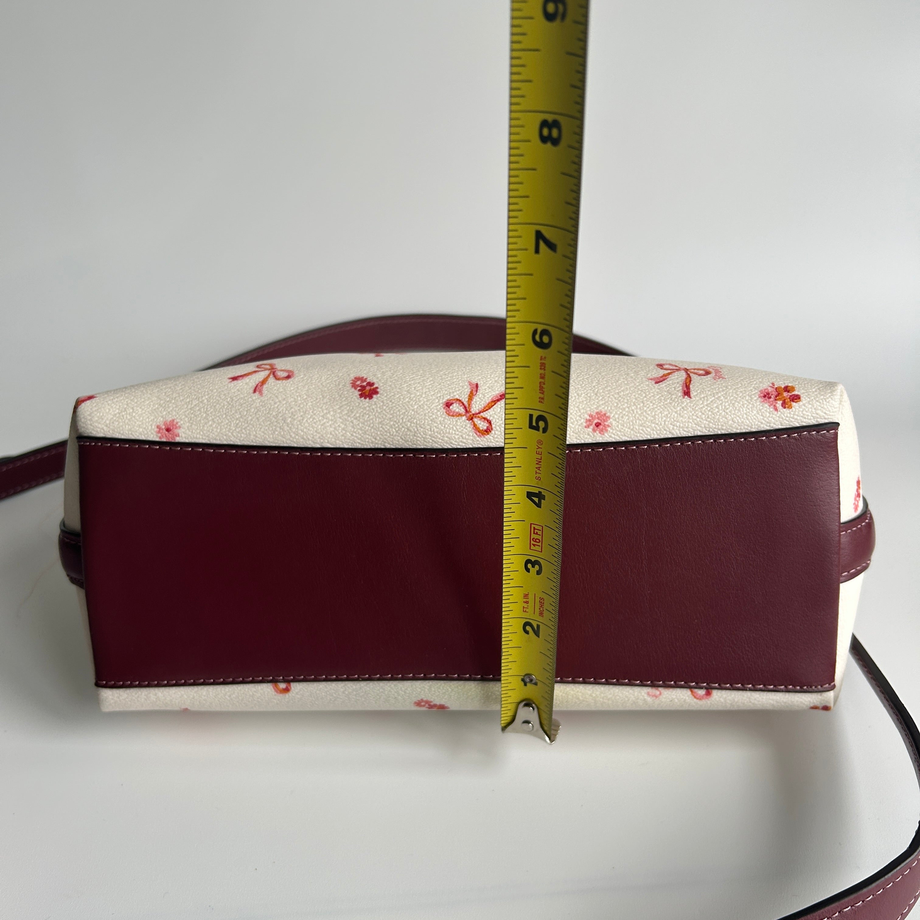 Coach Clara Chalk White Bow Print Pebbled Leather Shoulder Bag CN687 Excellent