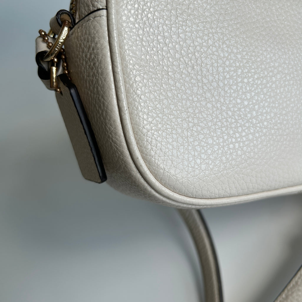 Coach Mini Camera Bag Chalk White Pebbled Leather Crossbody GOOD