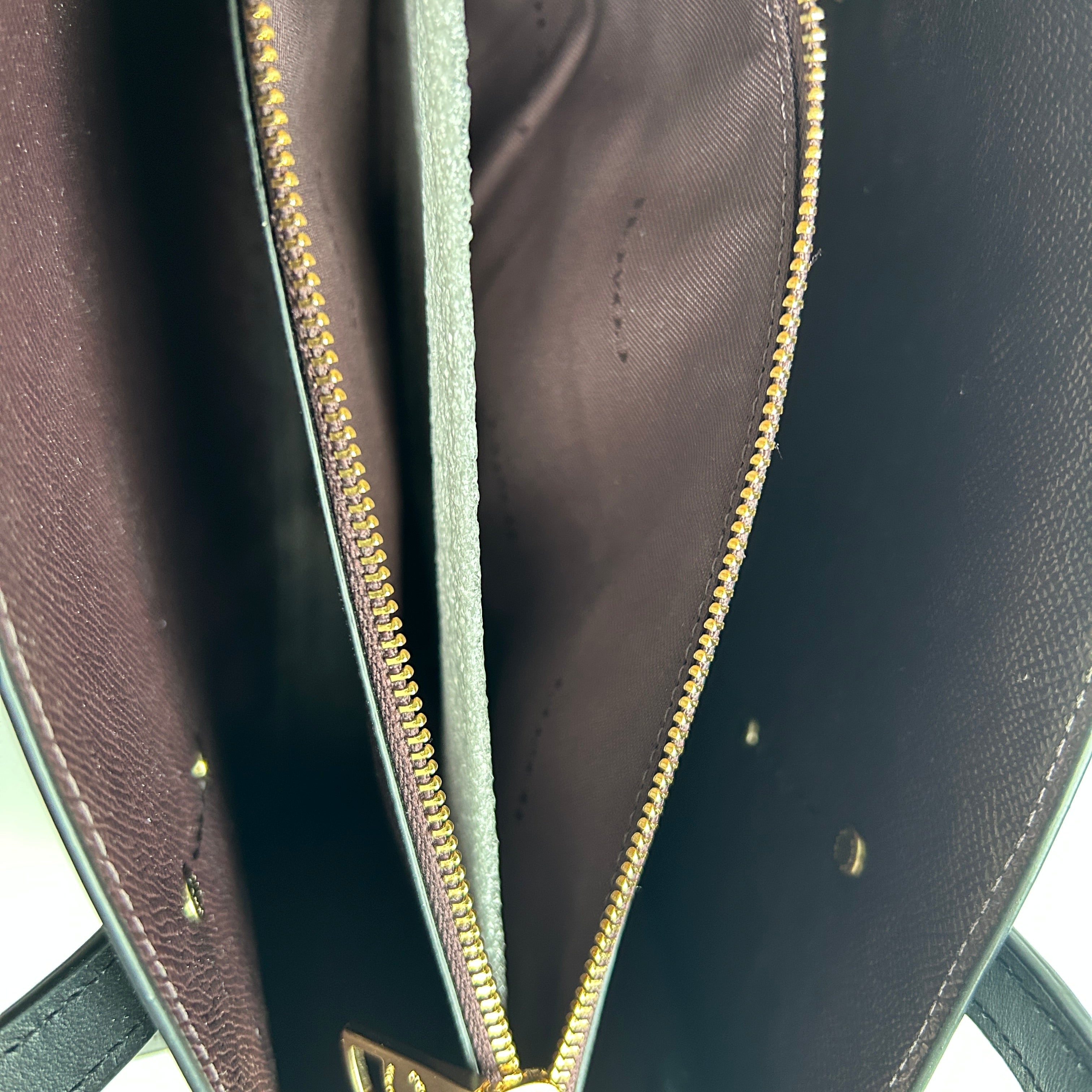 Coach Charlie Carryall 28 Black Signature Leather Shoulder Bag Excellent