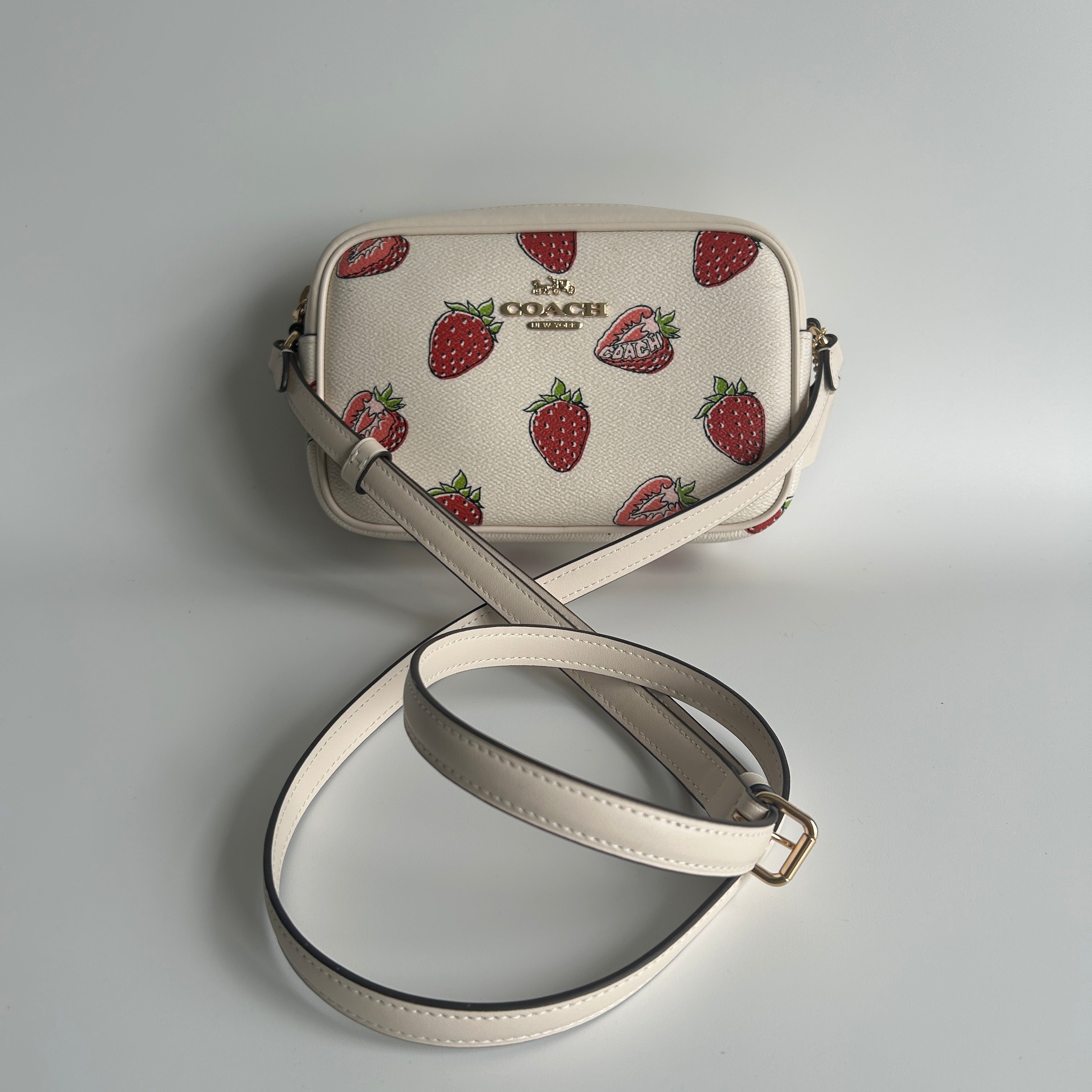 Coach Jamie Strawberry Chalk White Pebbled Leather Camera Bag Excellent