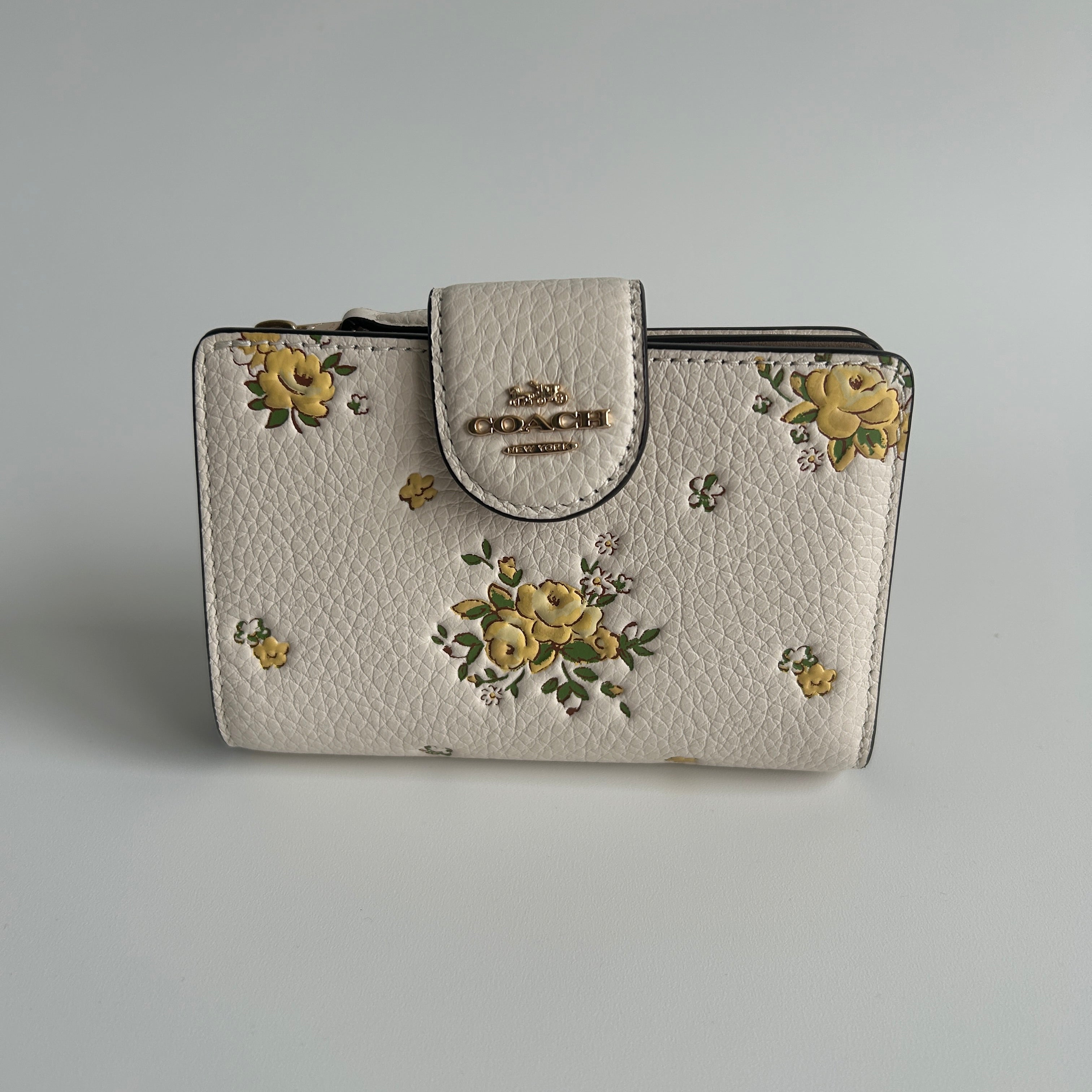 Coach Medium Corner Zip Wallet Chalk White Floral Pebbled Leather Excellent