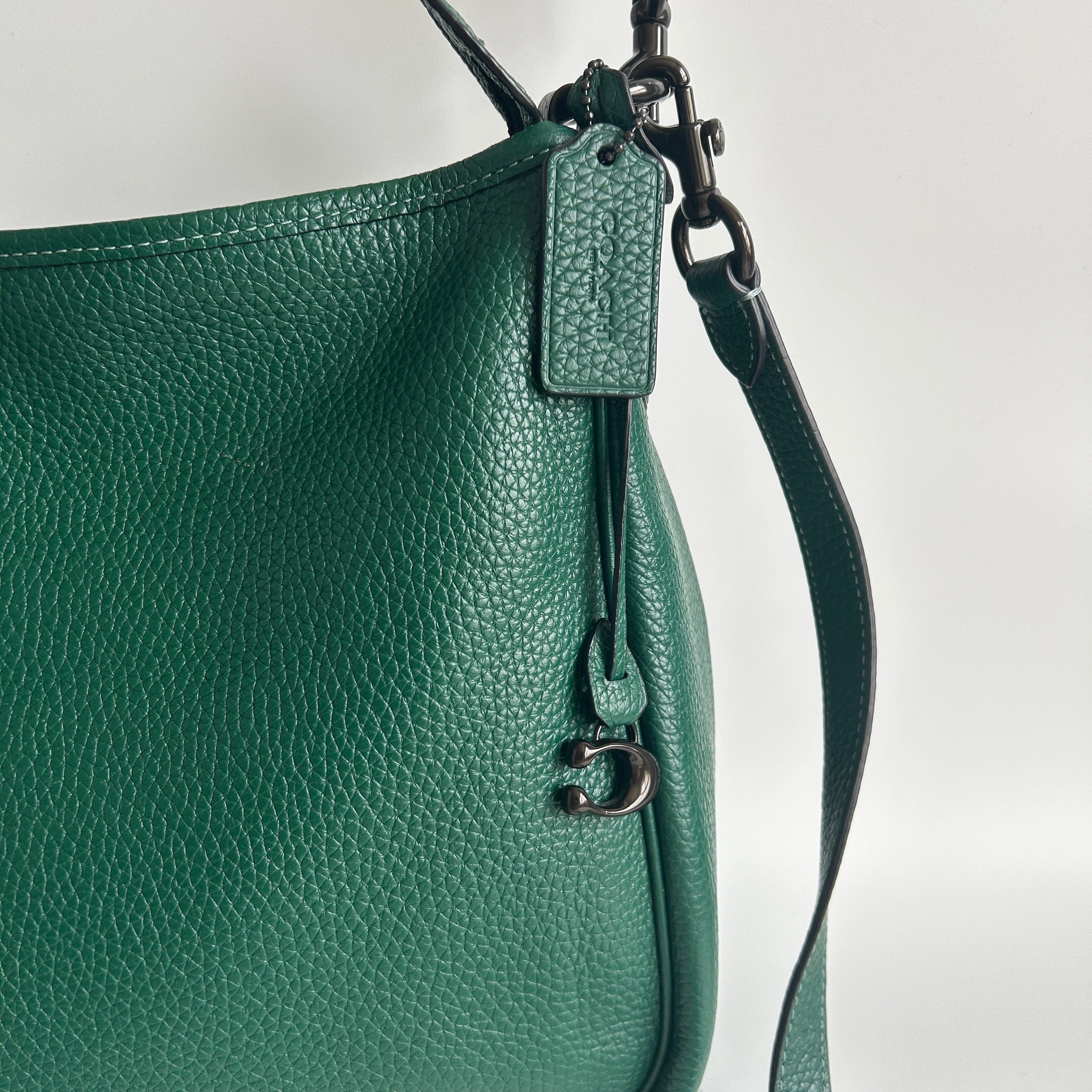 Coach Cary Green Pebble Leather Shoulder Bag Excellent