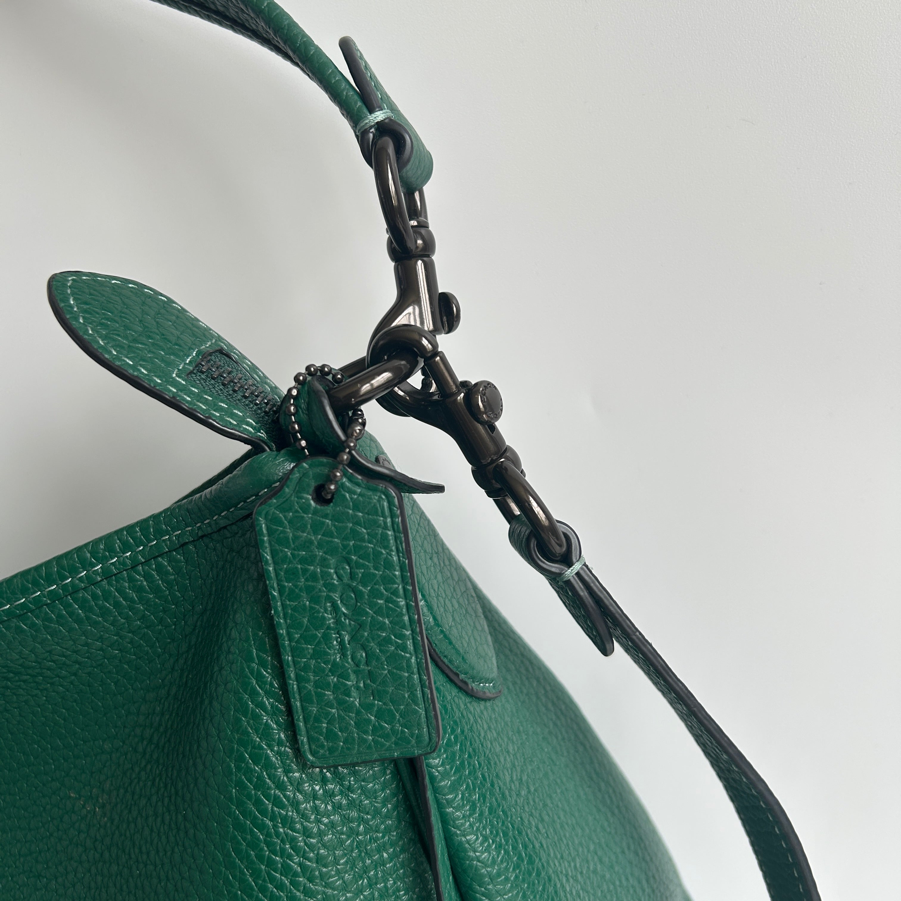 Coach Cary Green Pebble Leather Shoulder Bag Excellent