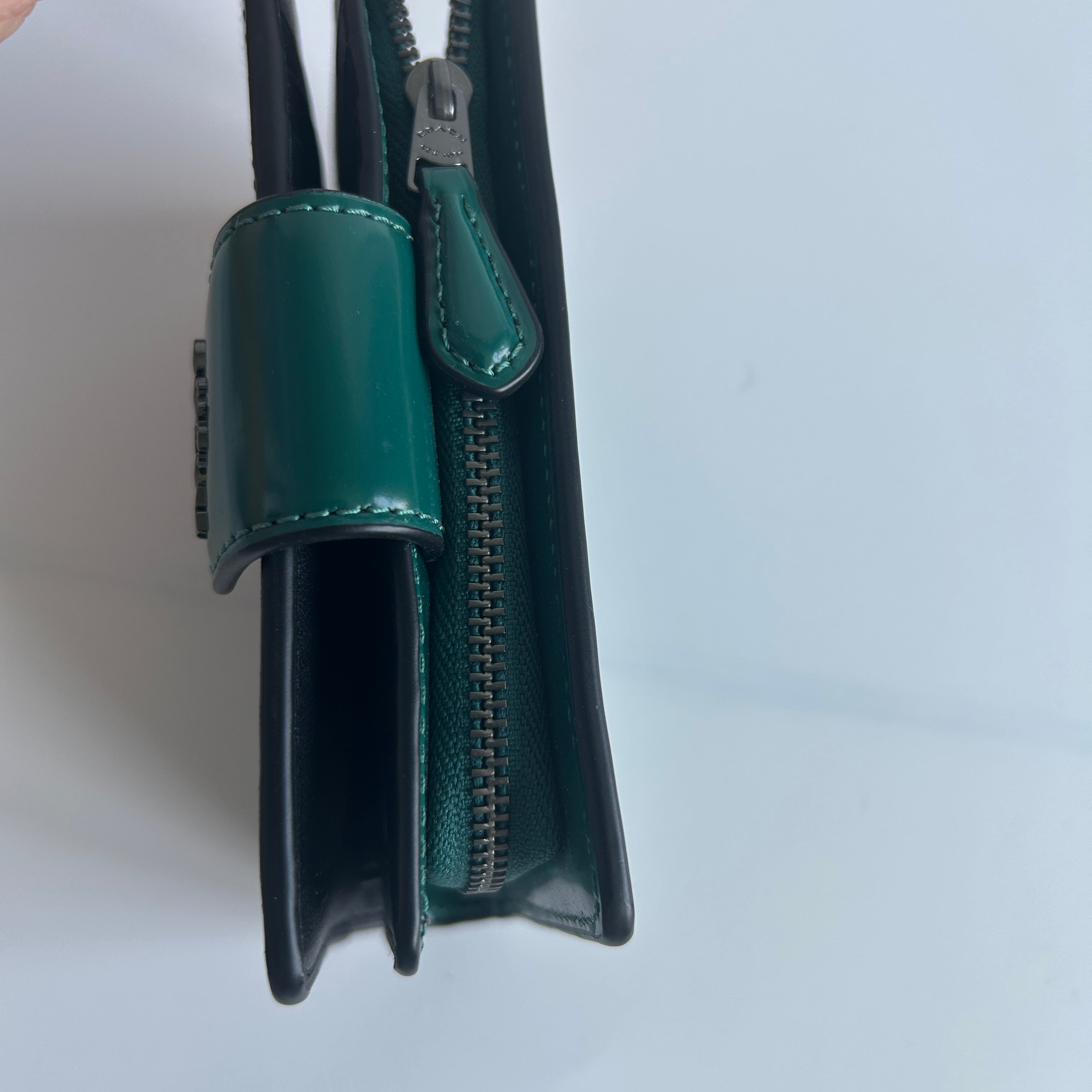 Coach Medium Corner Zip Dark Green Leather Wallet C2862 Good