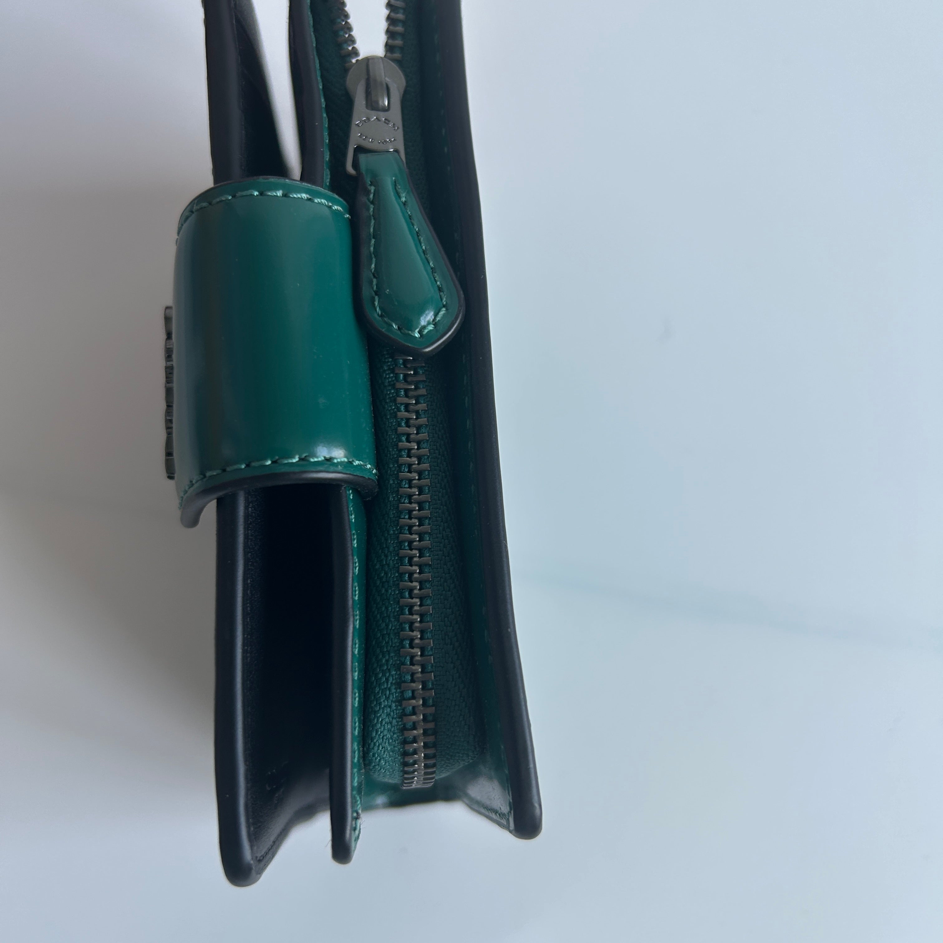Coach Medium Corner Zip Dark Green Leather Wallet C2862 Good