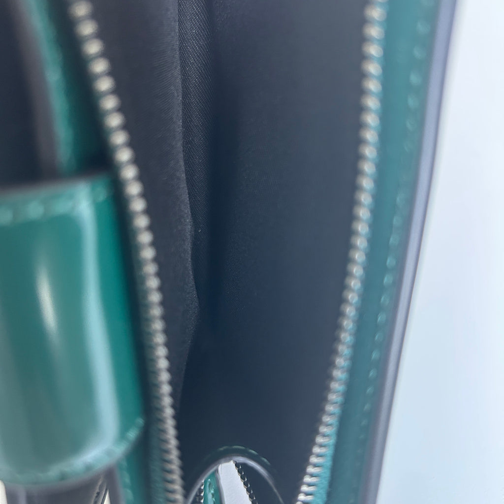 Coach Medium Corner Zip Dark Green Leather Wallet C2862 Good