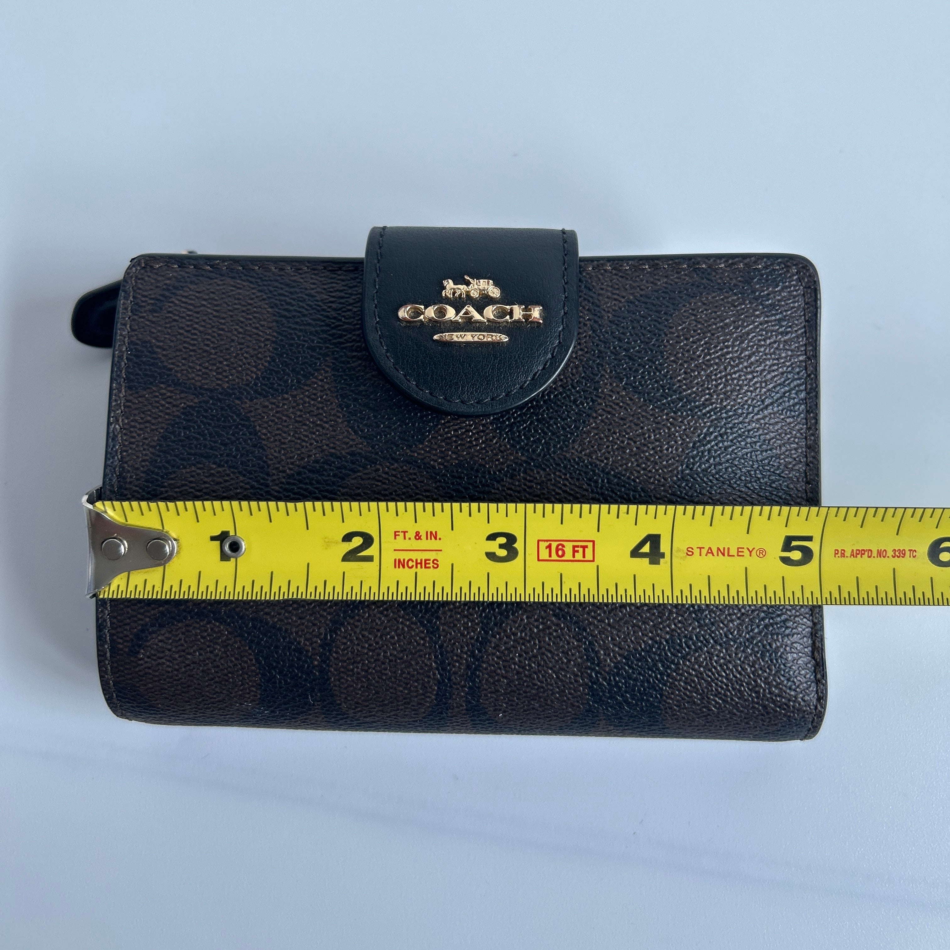 Coach Medium Corner Zip Wallet Brown Black Signature Canvas CW786 Excellent