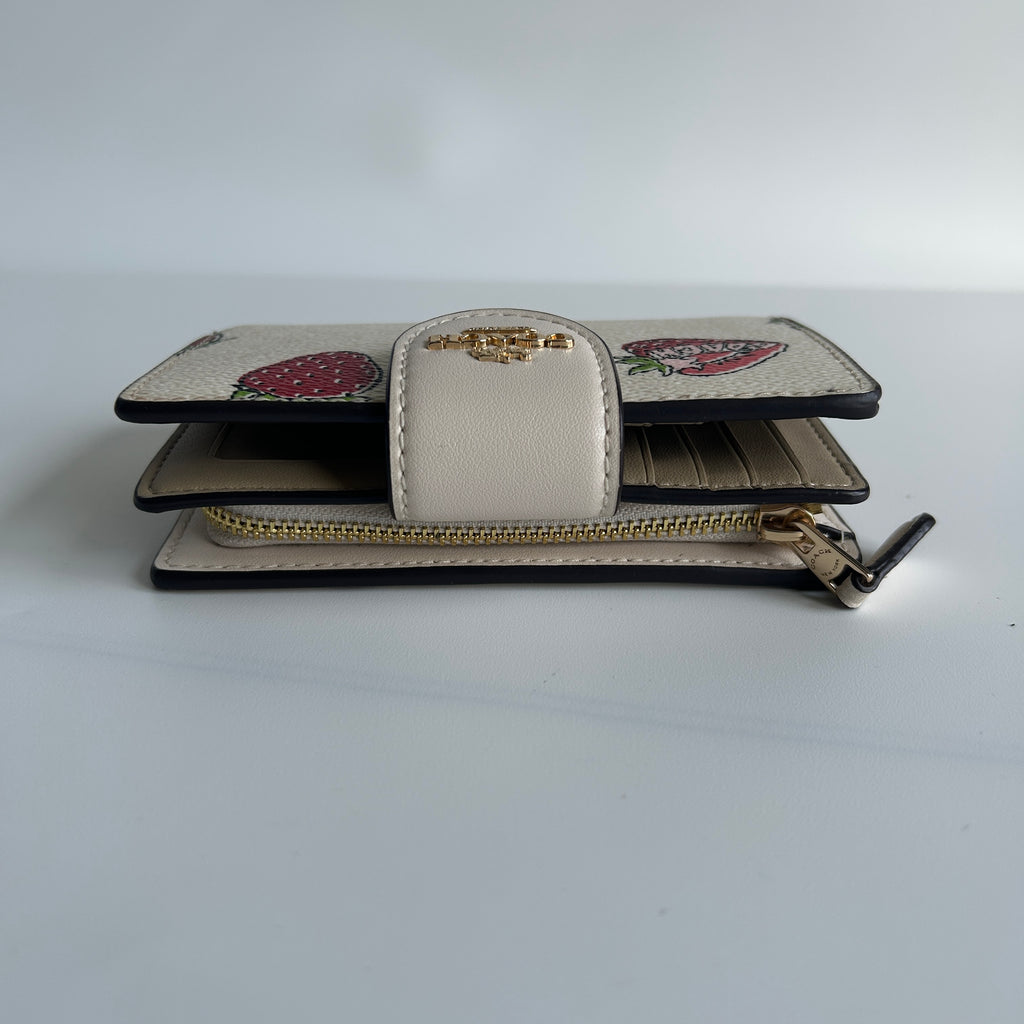 Coach Medium Corner Zip Strawberry Chalk White Leather Wallet Excellent