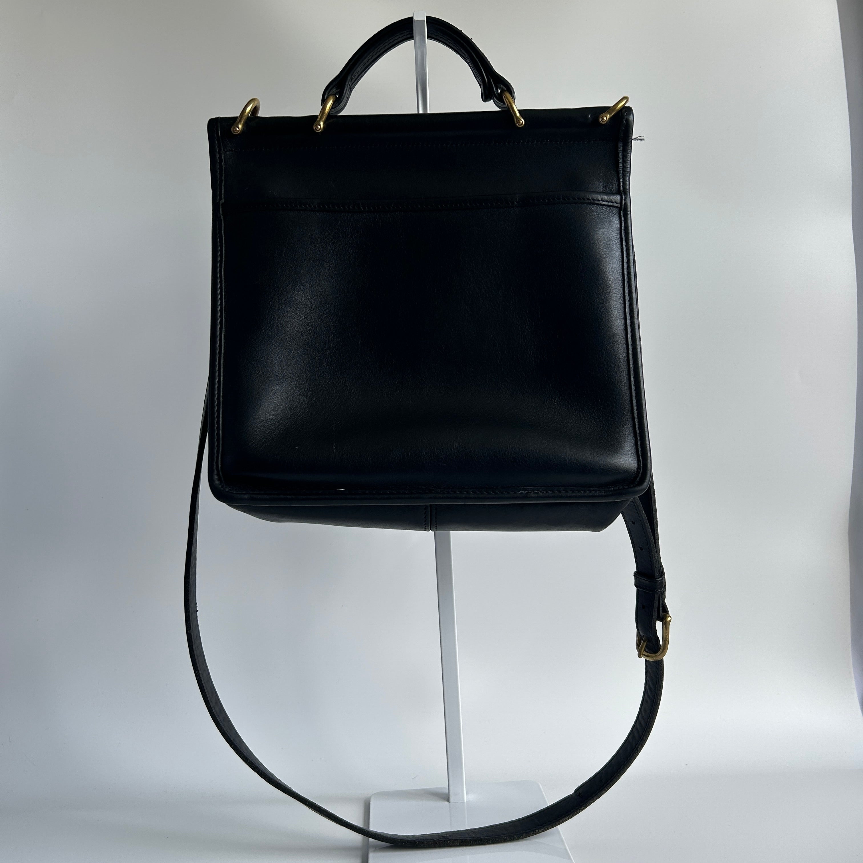 Coach Willis 9927 Black Glove Tanned Leather Crossbody Bag Excellent