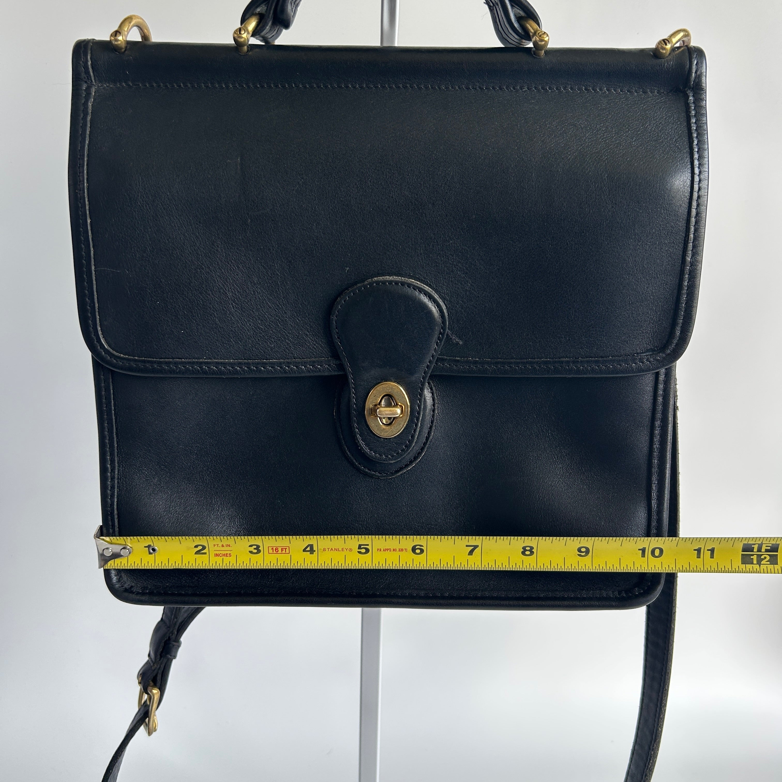 Coach Willis 9927 Black Glove Tanned Leather Crossbody Bag Excellent
