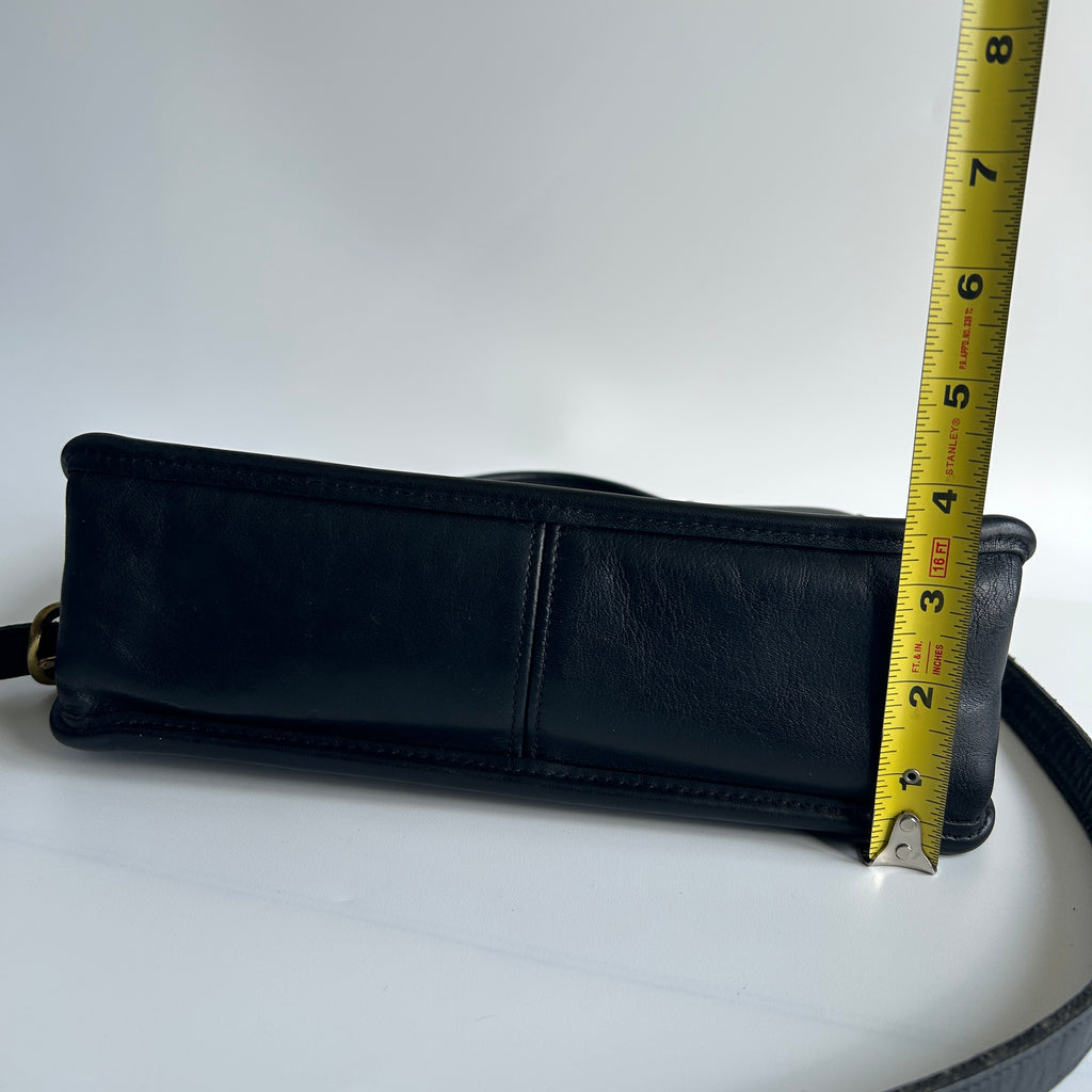 Coach Willis 9927 Black Glove Tanned Leather Crossbody Bag Excellent