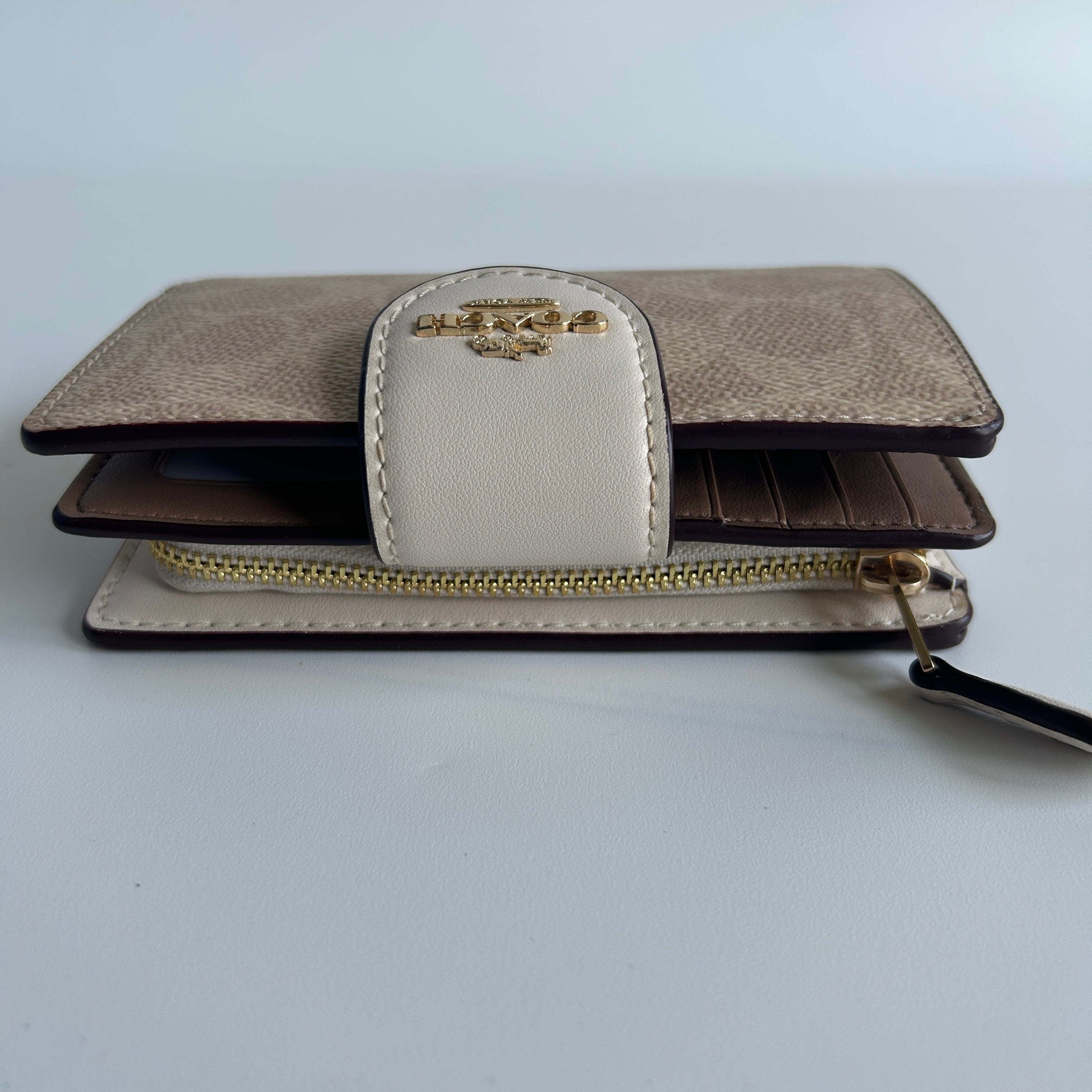 Coach Medium Corner Zip Wallet Khaki Chalk Canvas Leather Excellent