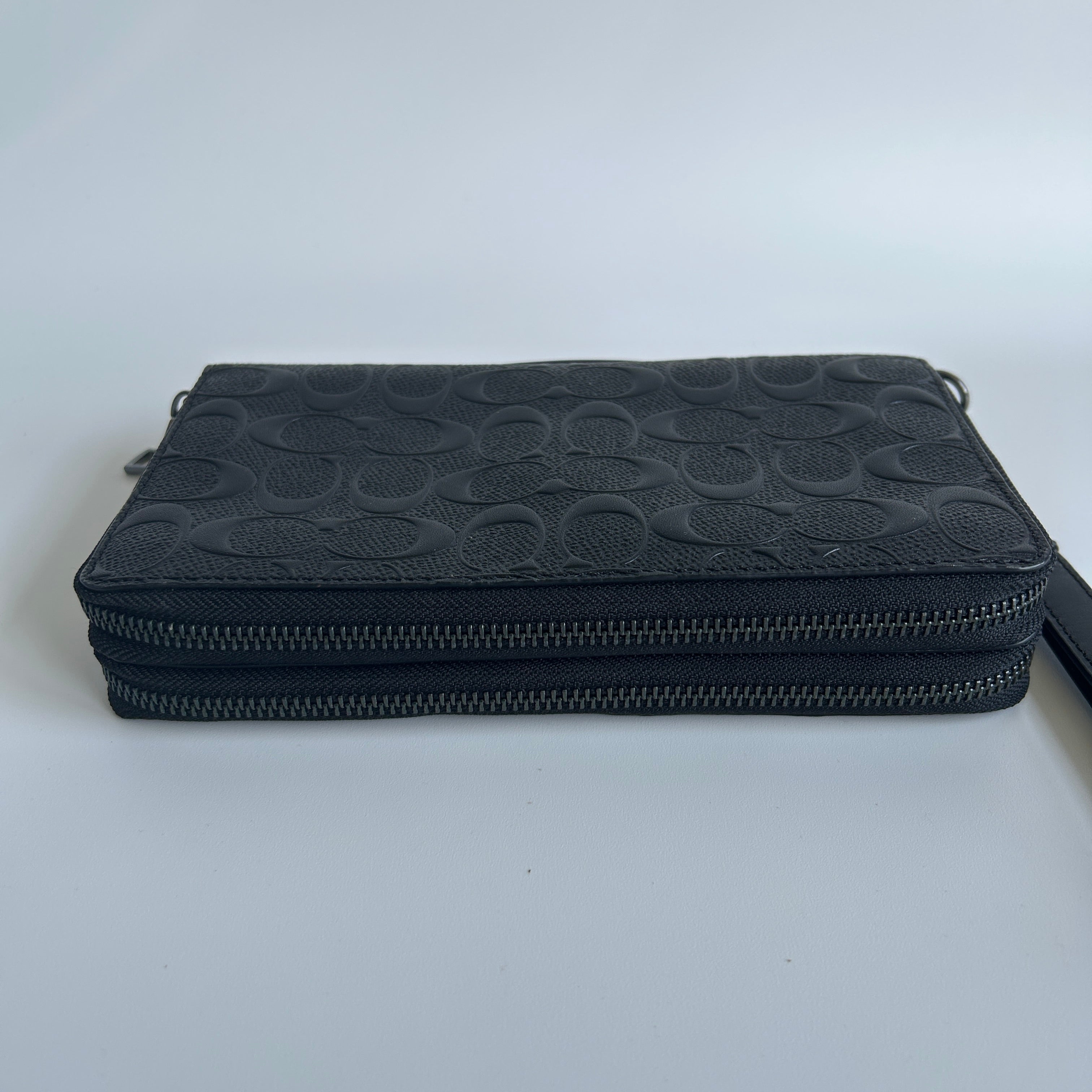 Coach Double Zip Travel Organizer Black Embossed Leather Wallet Excellent