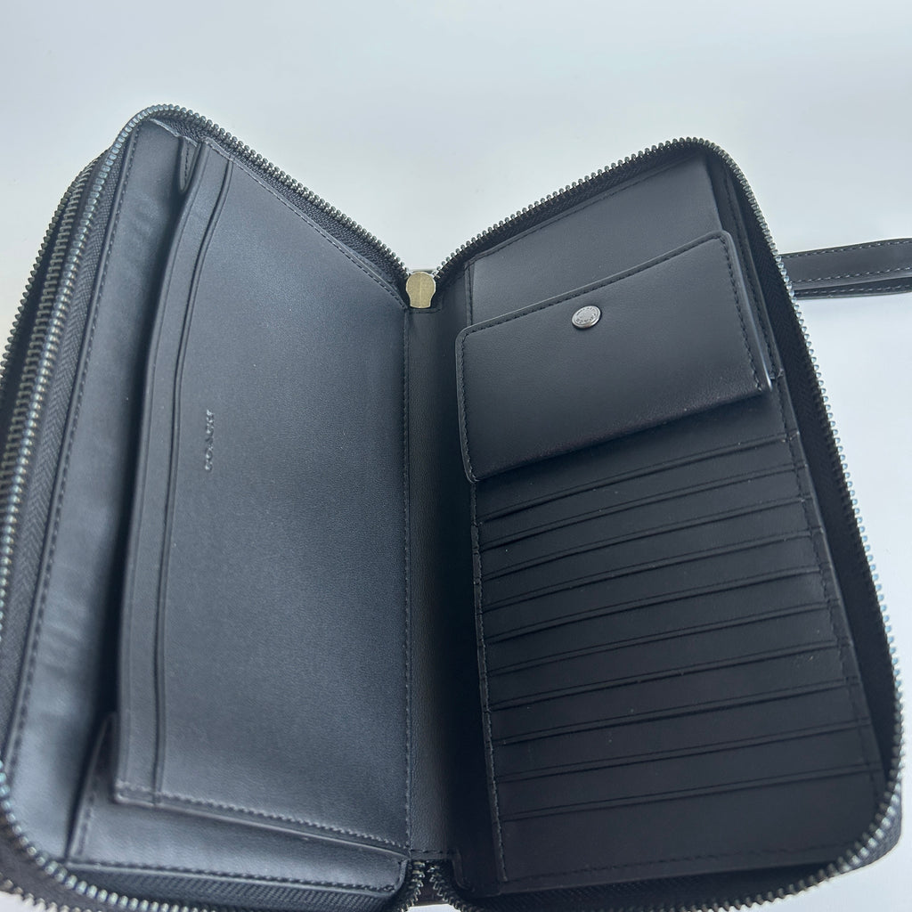 Coach Double Zip Travel Organizer Black Embossed Leather Wallet Excellent