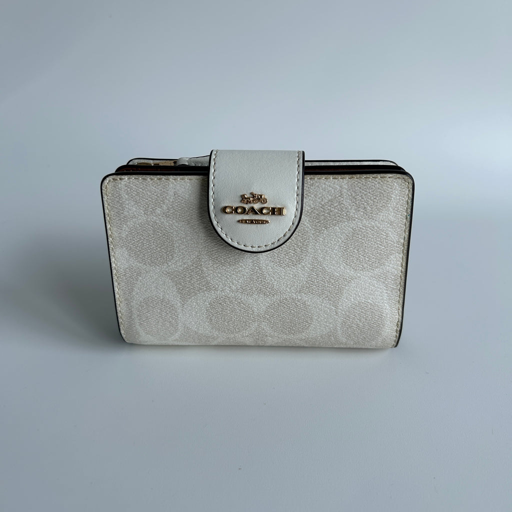 Coach Medium Corner Zip Chalk White Signature Canvas Leather Wallet Excellent