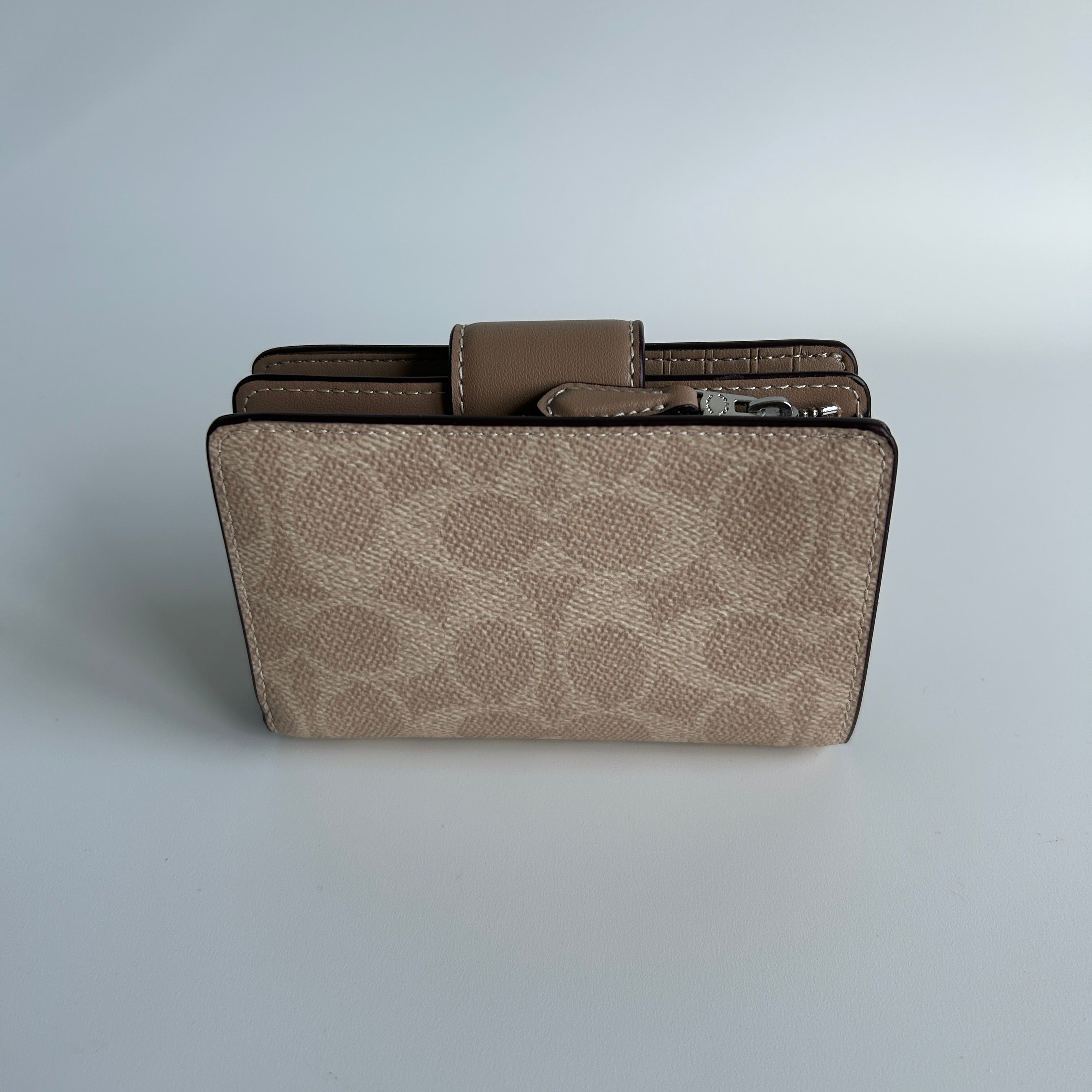 Coach Medium Corner Zip Taupe Chalk Signature Canvas Wallet Excellent