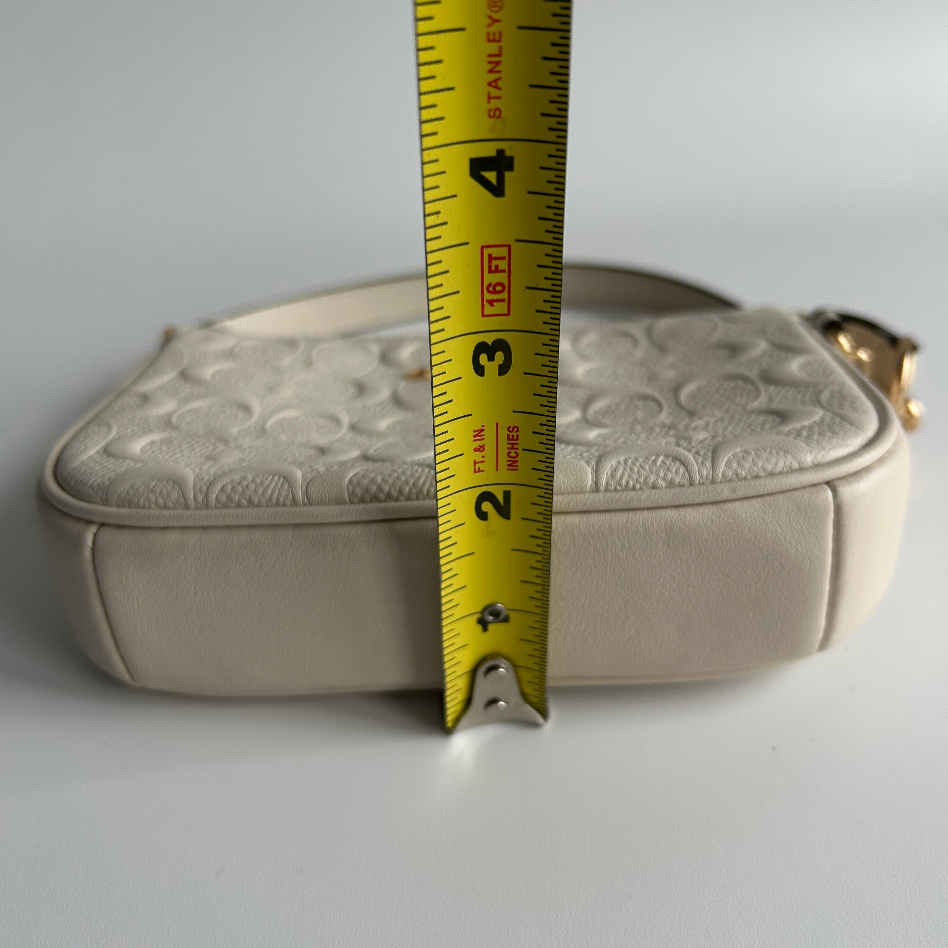 Coach Nolita 15 Chalk White Signature Leather Wristlet Excellent