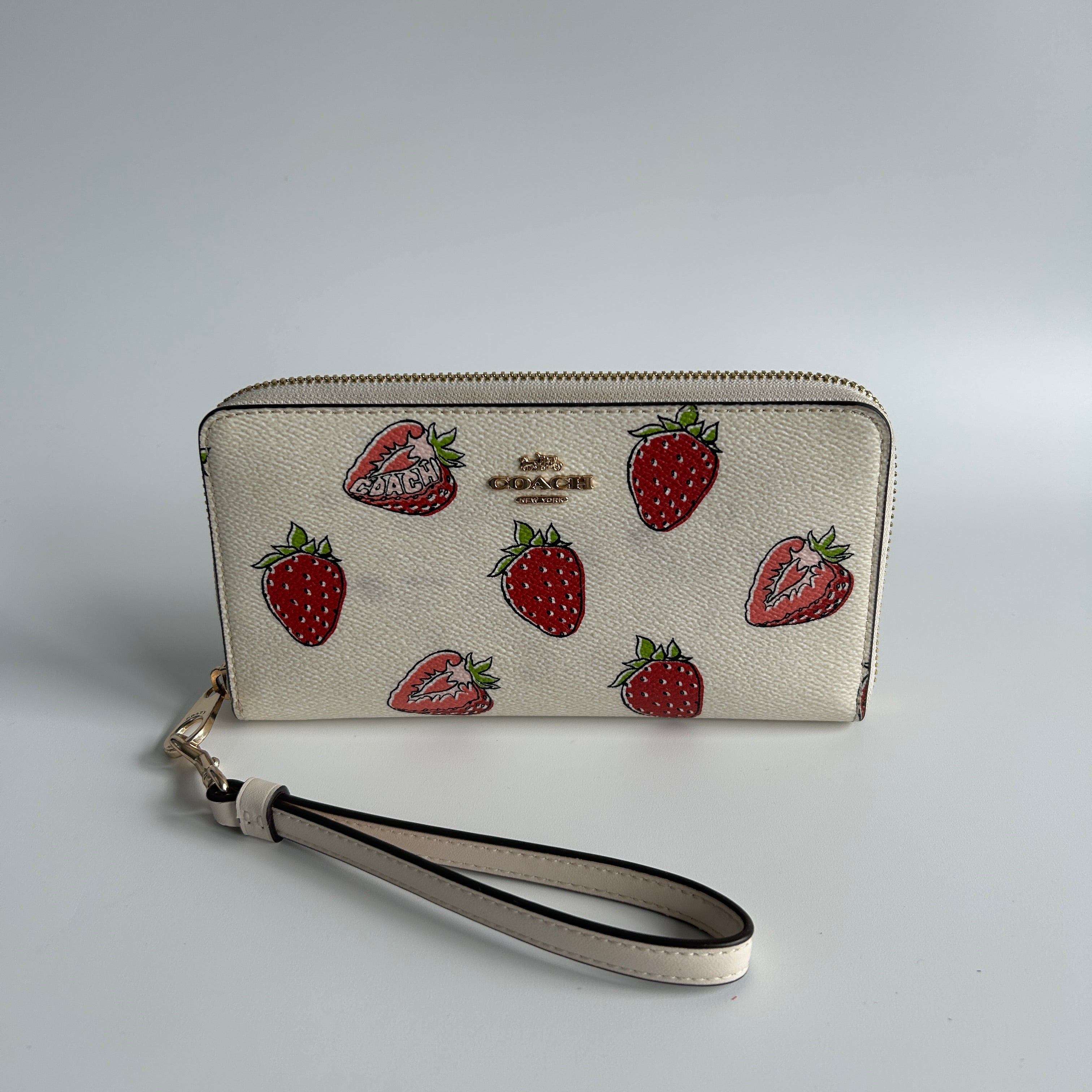 Coach Long Zip Around Strawberry Chalk White Leather Wristlet Excellent