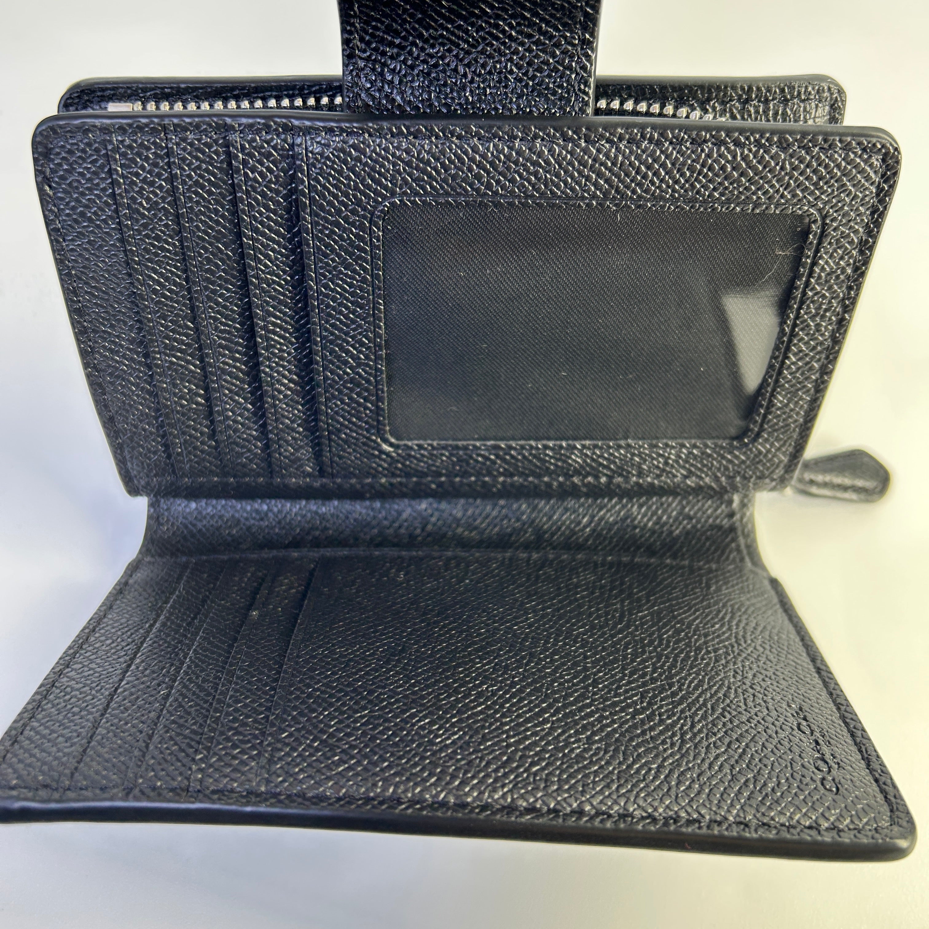 Coach Medium Corner Zip Black Crossgrain Leather Wallet Excellent