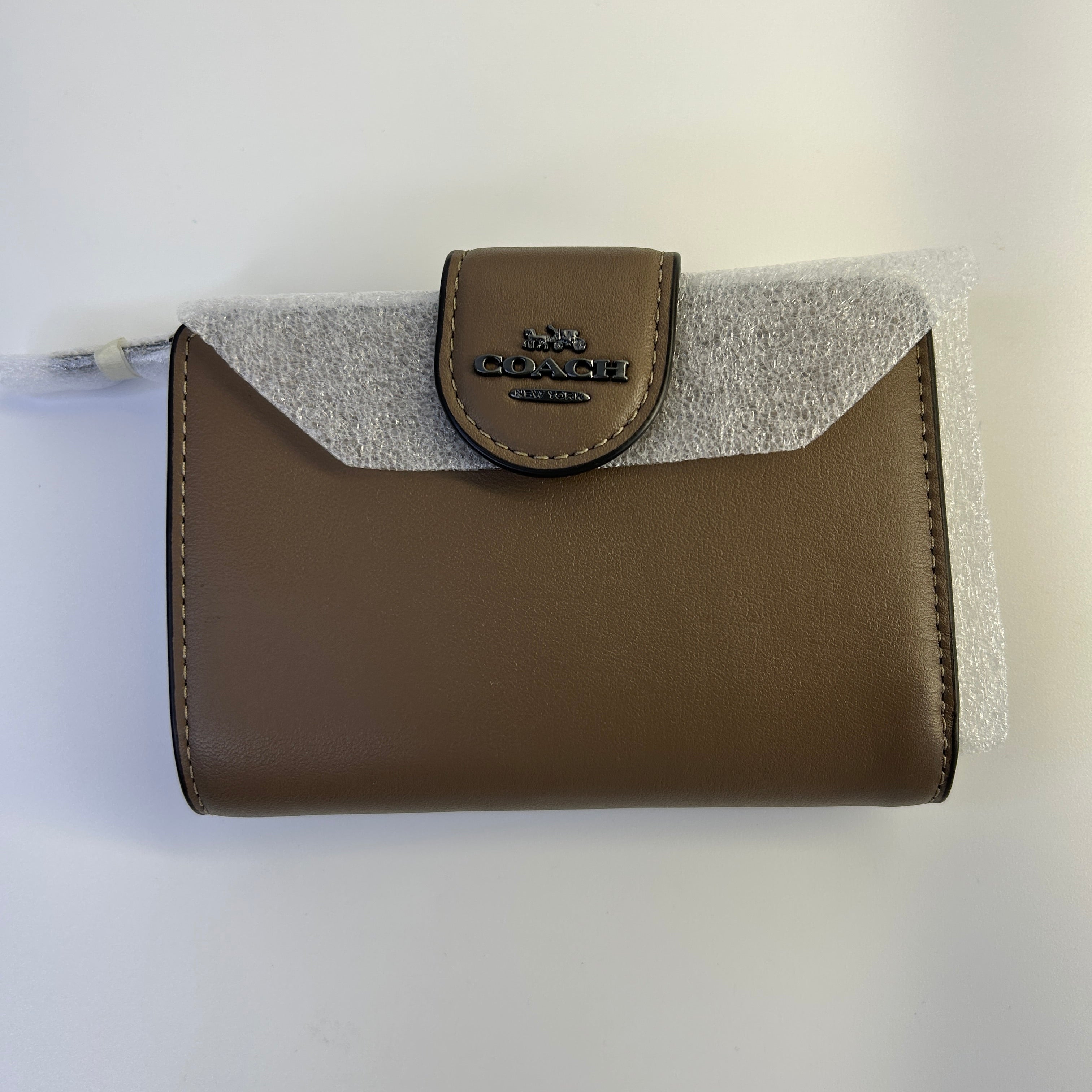 Coach Medium Corner Zip Dark Stone Leather Wallet NEW