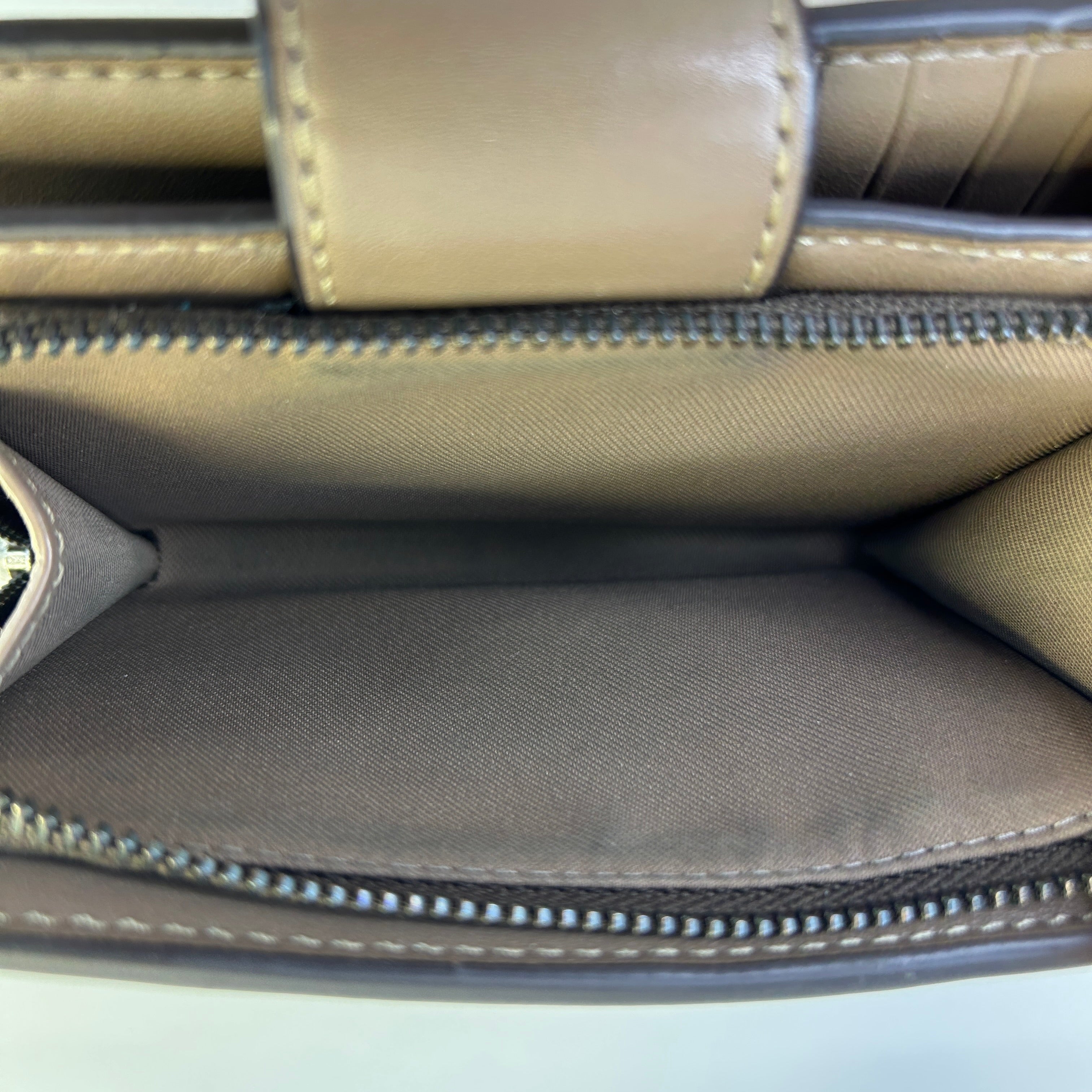 Coach Medium Corner Zip Wallet Dark Stone Leather Bifold CR791 Excellent