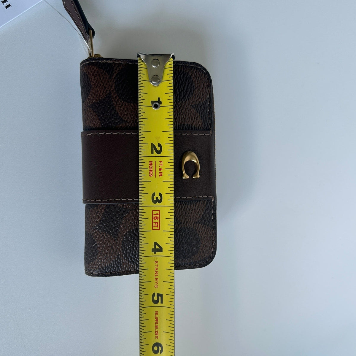 Coach Essential Small Zip Card Case Maple Signature Canvas CR552