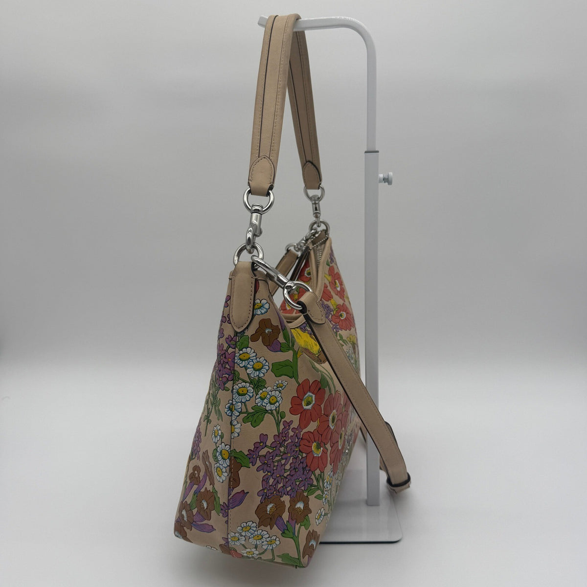 Coach Laurel Shoulder Bag Ivory Multi Pebble Leather Garden Floral Print CT222