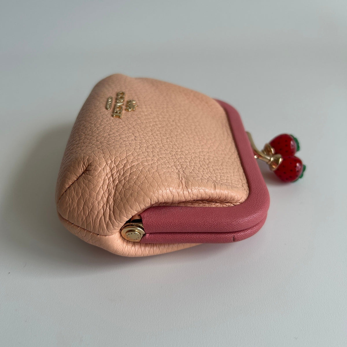 Coach Nora Kisslock Card Case Pink Pebbled Leather Coin Purse C8334