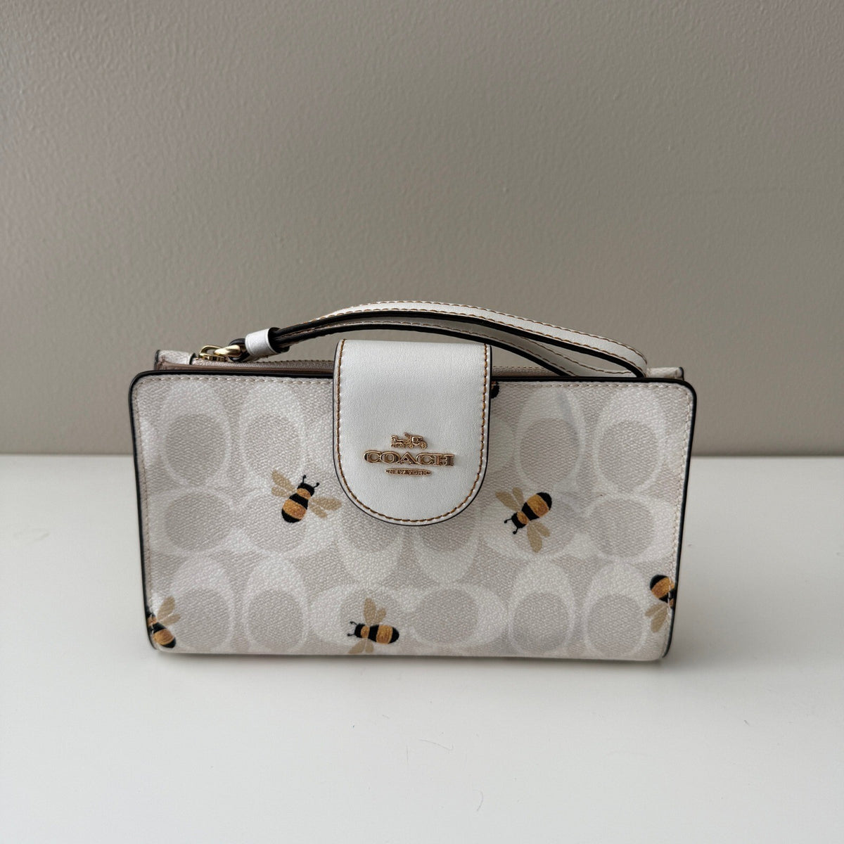 Coach Tech Wallet Chalk Glacier White Signature Canvas Bee Print C8676