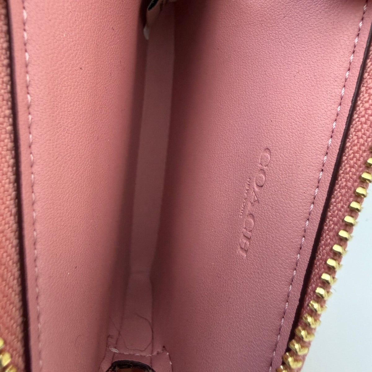 Coach Zip Card Case Tan Dusty Pink Signature Canvas CW883 Wallet