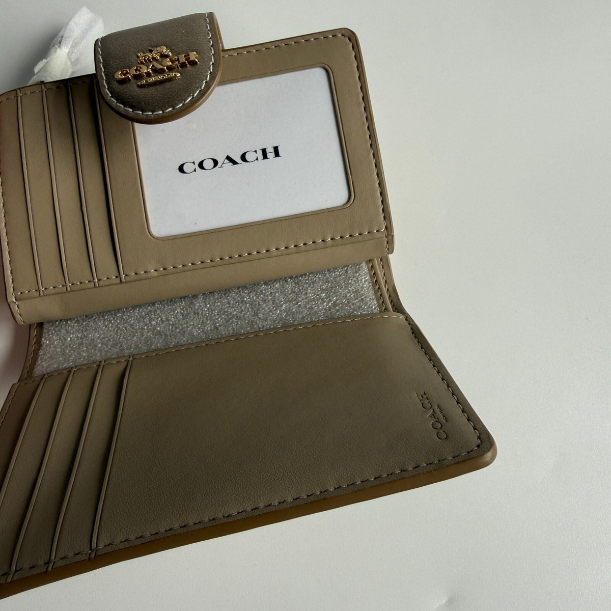 Coach Medium Corner Zip Wallet Light Champagne Pearlized Leather CW528