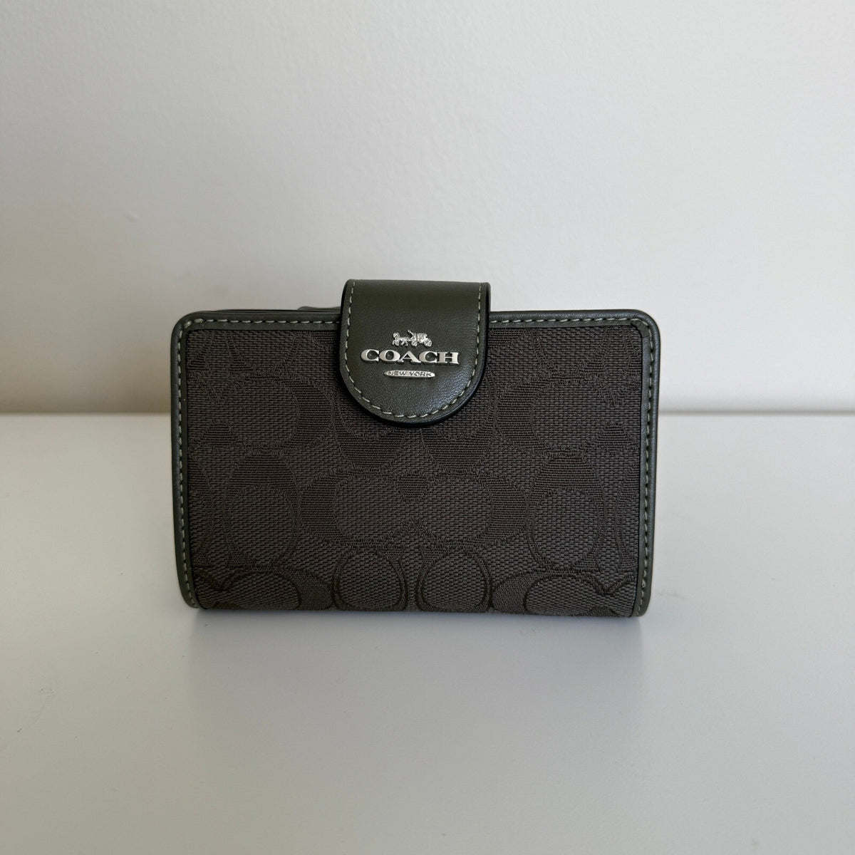 Coach Medium Corner Zip Bifold Wallet Olive Signature Canvas CT922