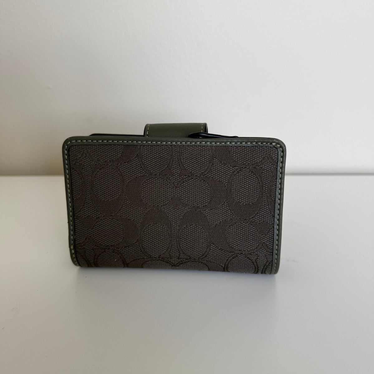 Coach Medium Corner Zip Bifold Wallet Olive Signature Canvas CT922
