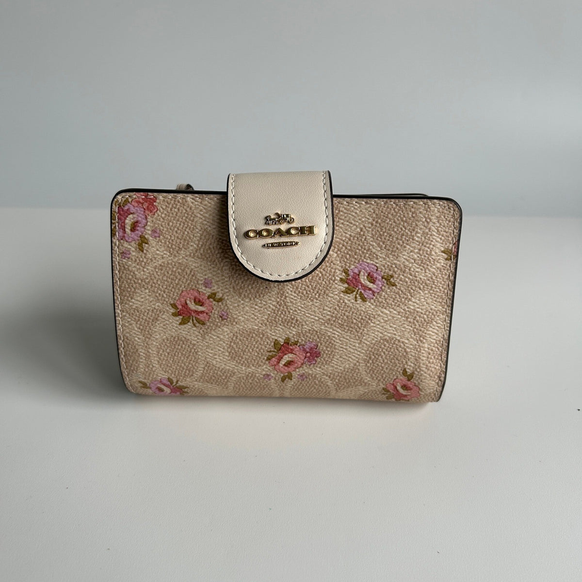 Coach Medium Corner Zip Wallet Signature Floral Sand Multi Canvas Leather CAR13