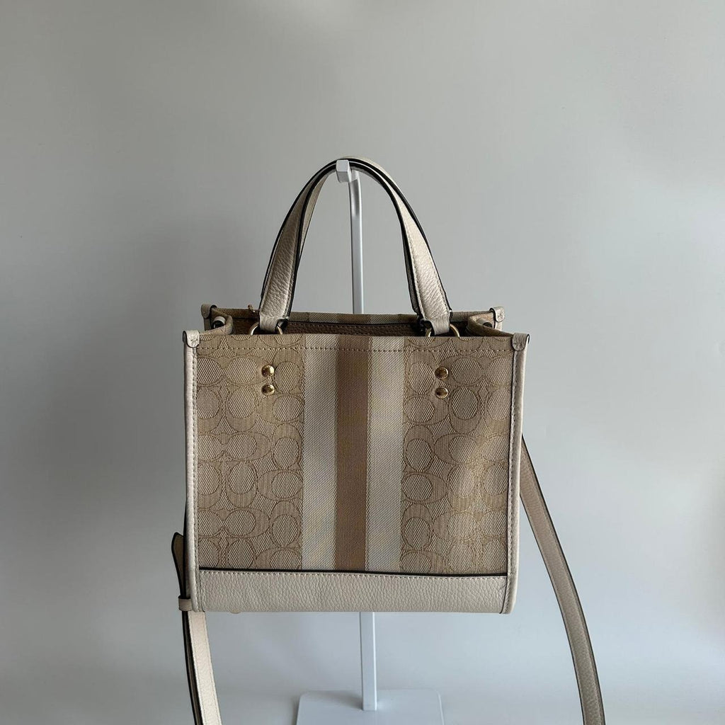 Coach Dempsey Tote 22 Light