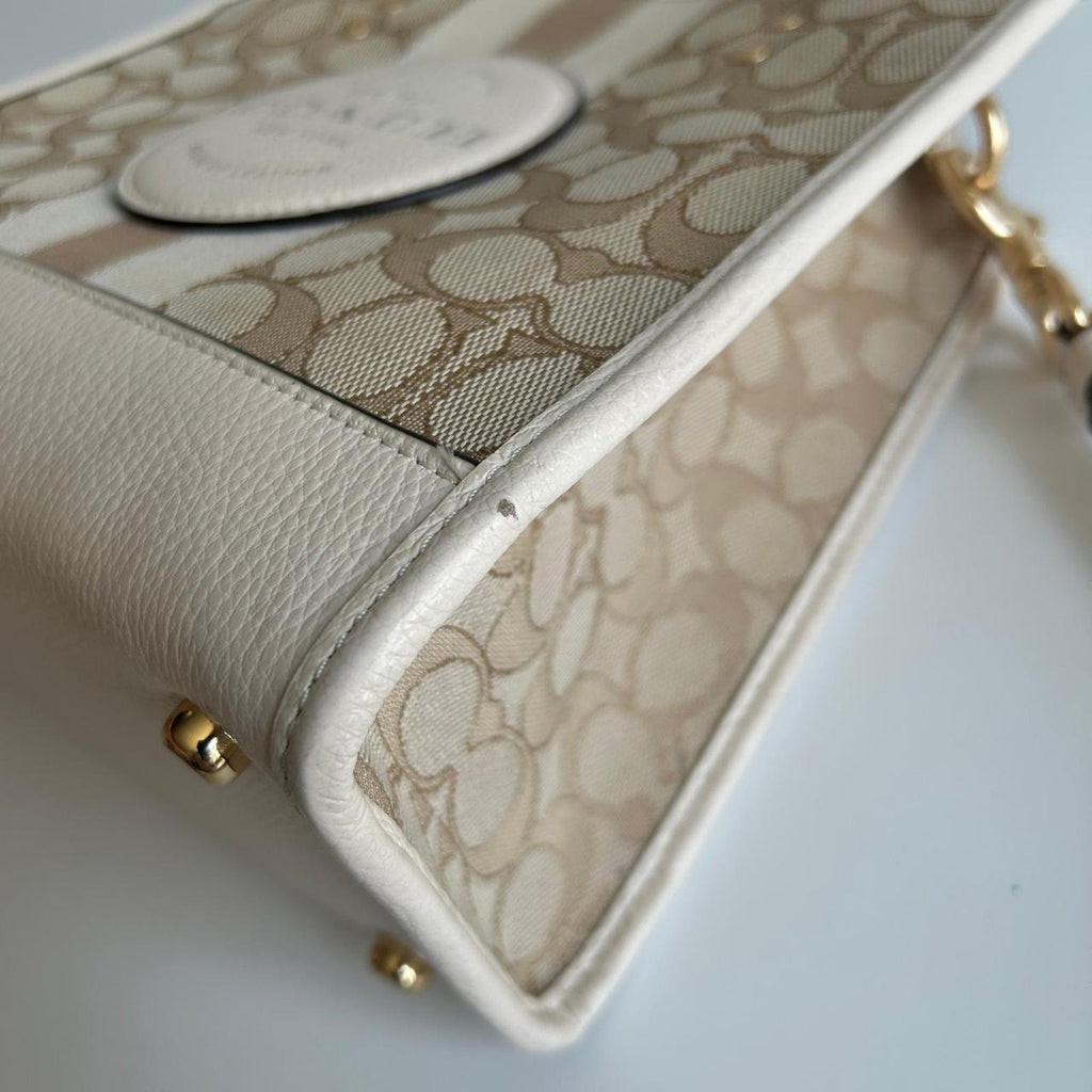 Coach Dempsey Tote 22 Light