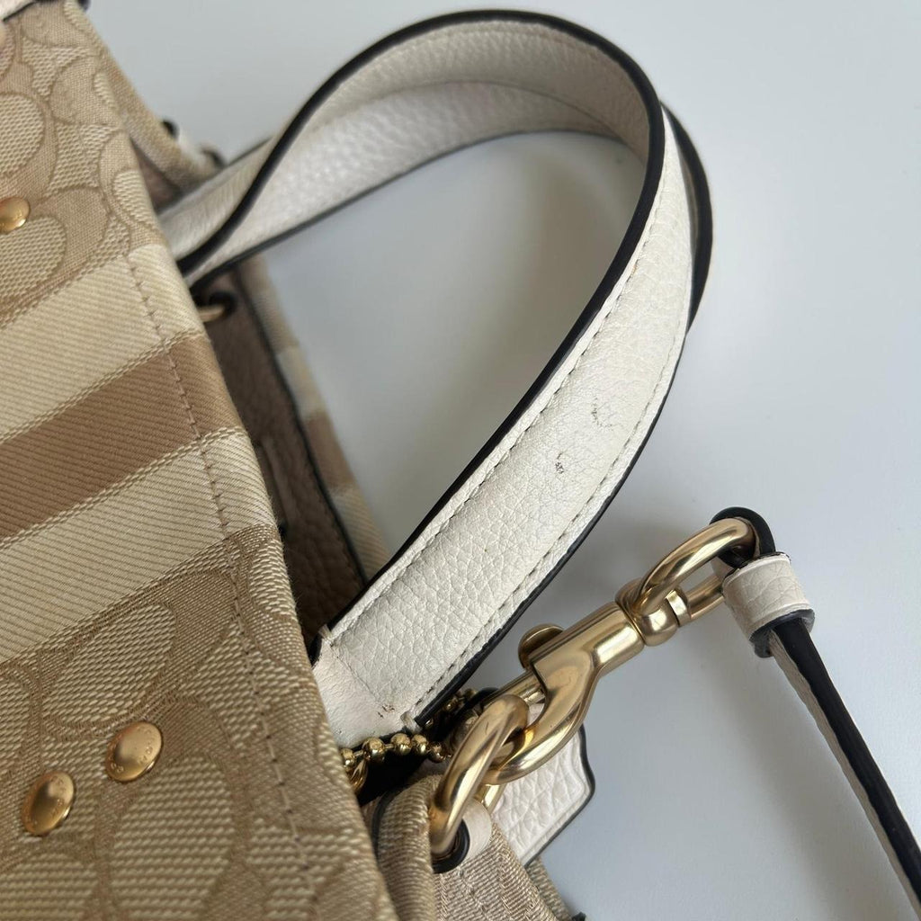 Coach Dempsey Tote 22 Light