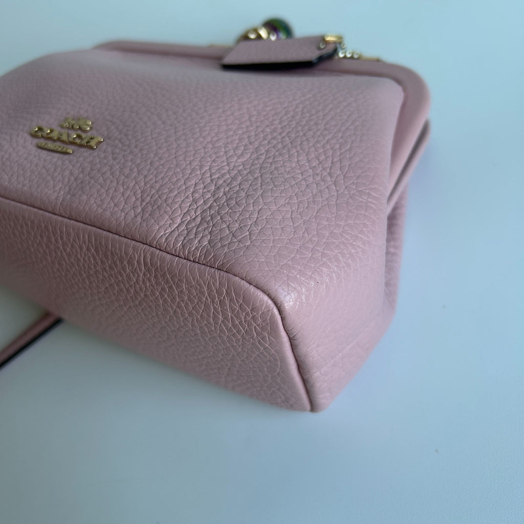 Coach Nora Kisslock Crossbody Bag Pink Pebbled Leather Chain Strap C1451